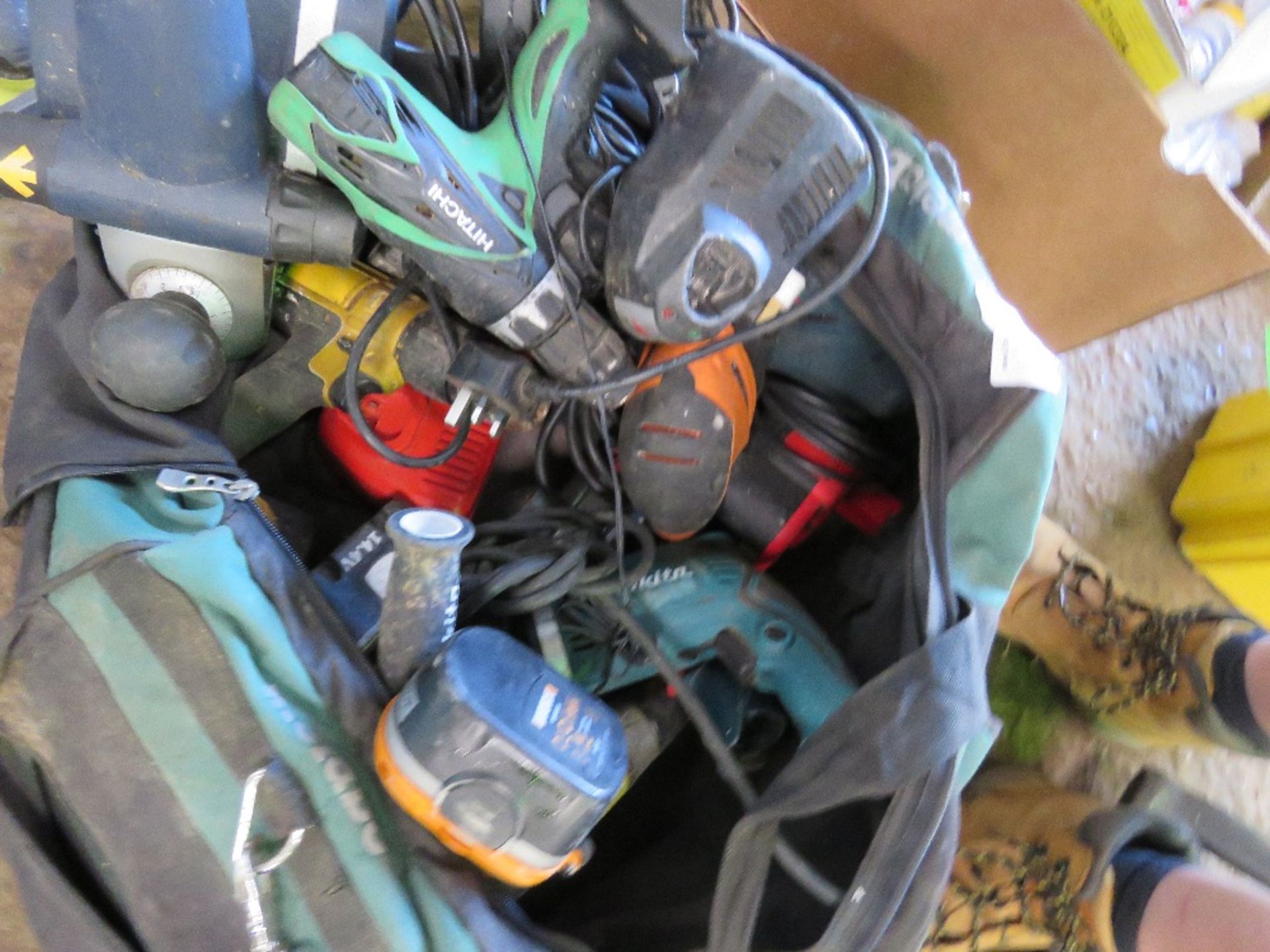 BAG OF ASSORTED POWER TOOLS. - Image 3 of 3