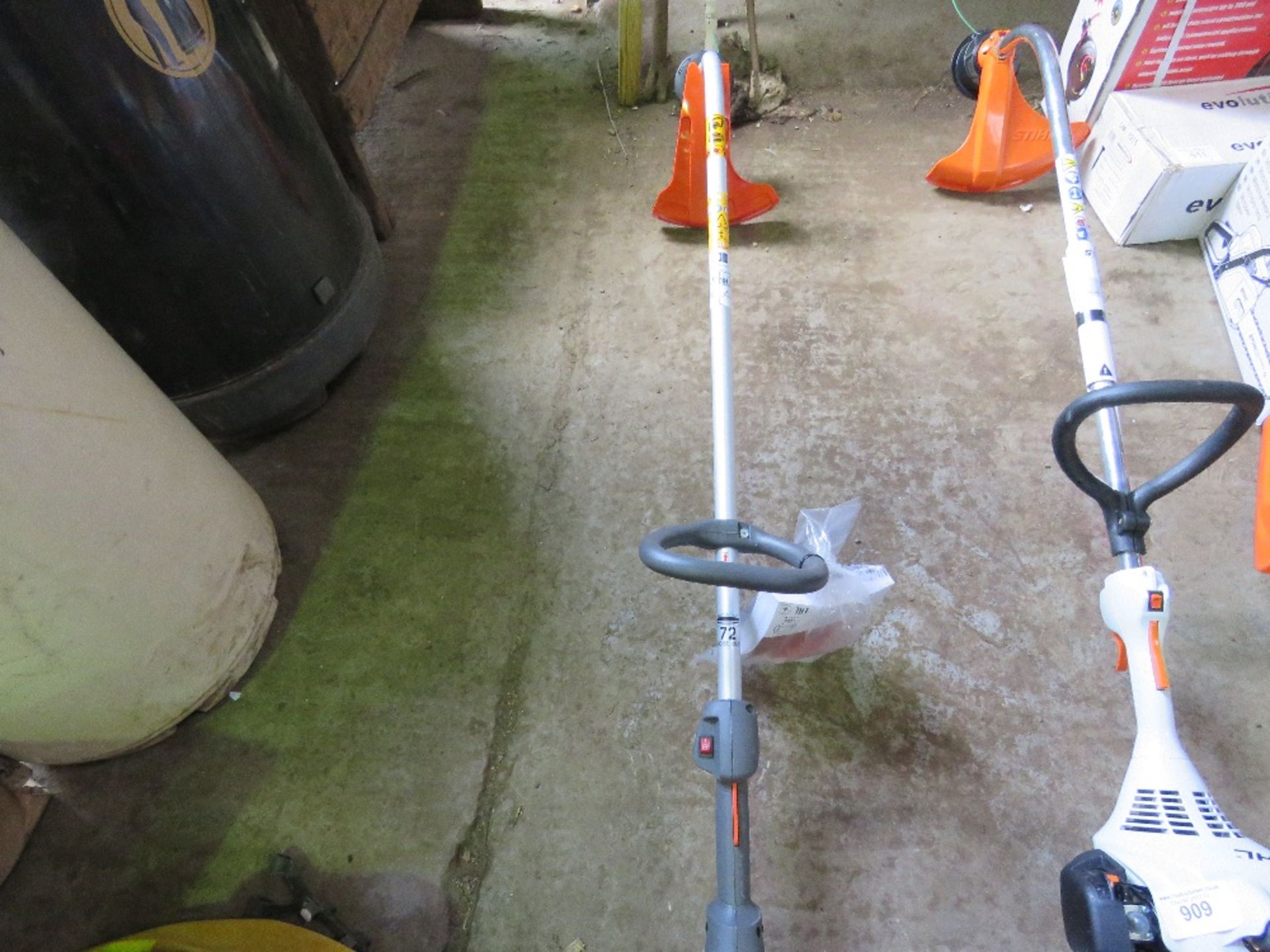 HUSQVANA 122C STRIMMER. - Image 2 of 2