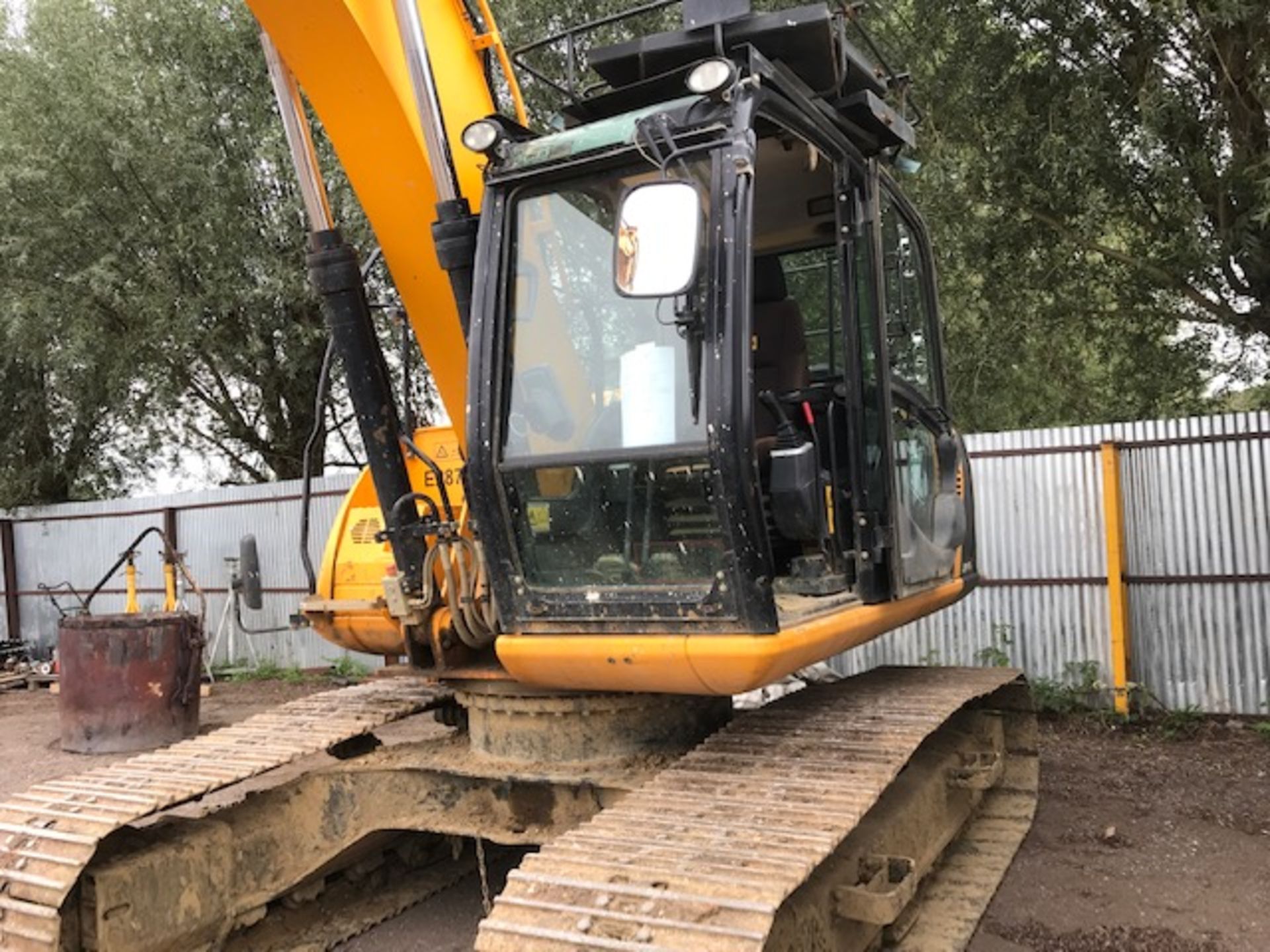JCB JS160LC 16 TONNE EXCAVATOR, 2014. SUPPLIED WITH 2 BUCKETS. STRAIGHT FROM SITE.