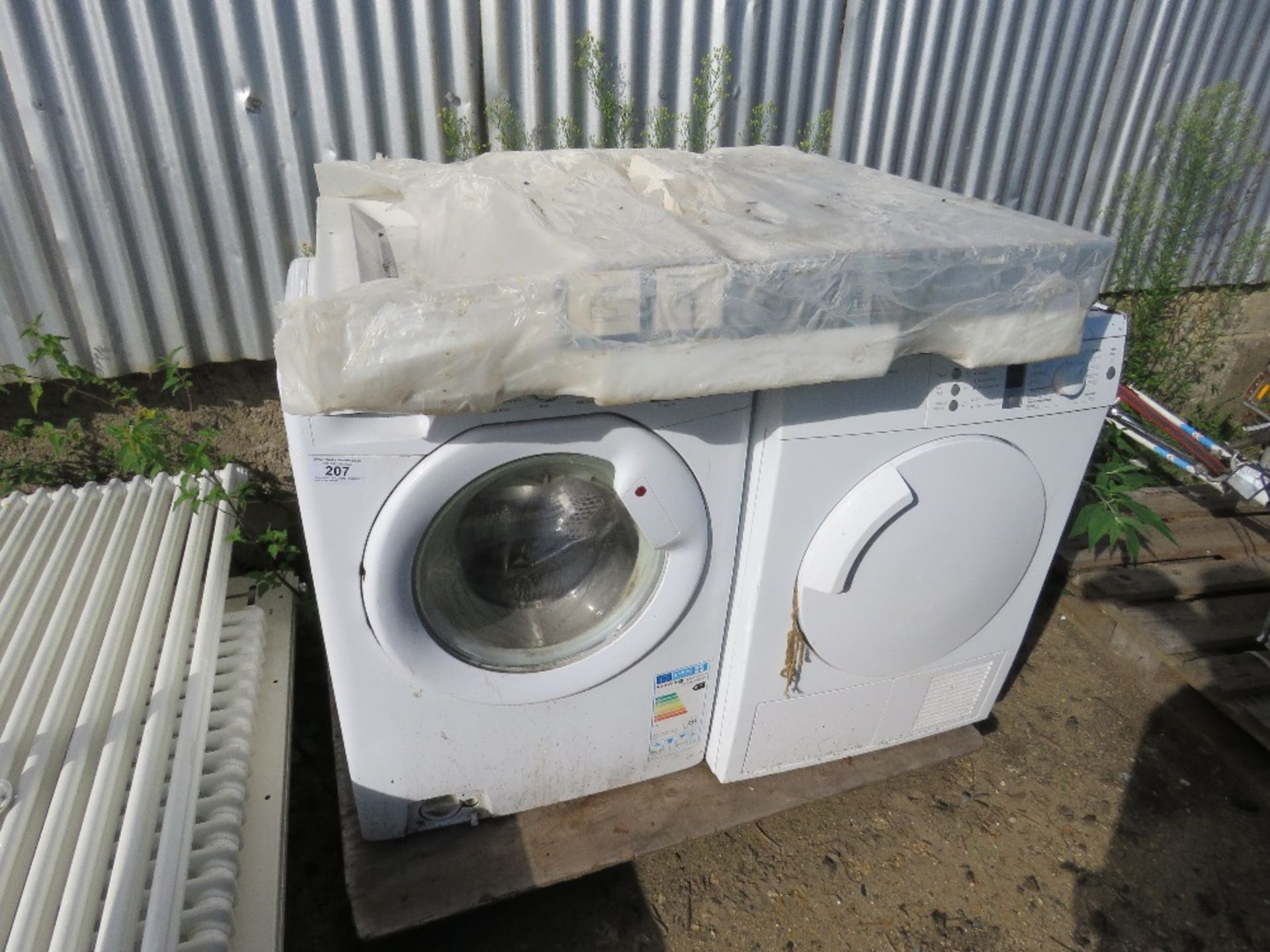 WASHING MACHINE, TUMBLE DRYER AND SHOWER TRAY.