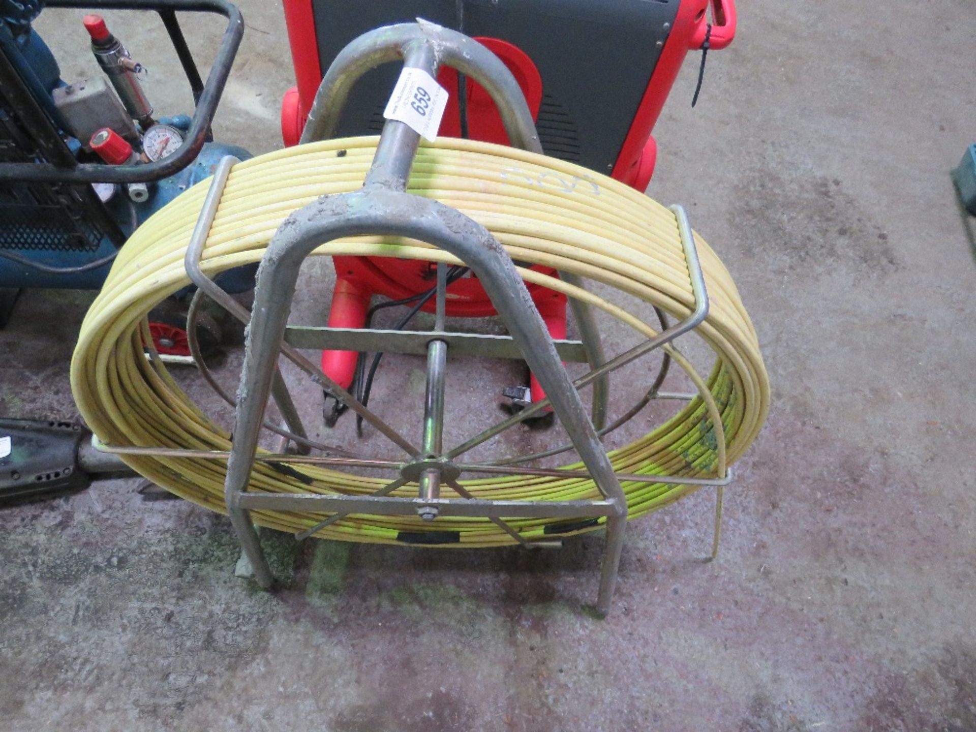 CABLE RODDING REEL ON STAND. - Image 2 of 2