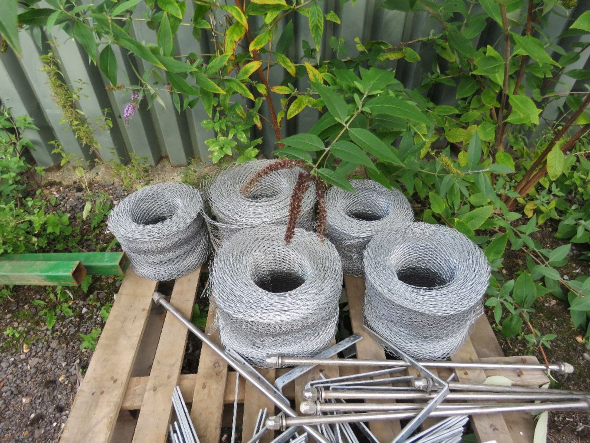 PALLET OF WIRE PLASTER MESH PLUS ANGLE BRAKETS ETC. - Image 2 of 3