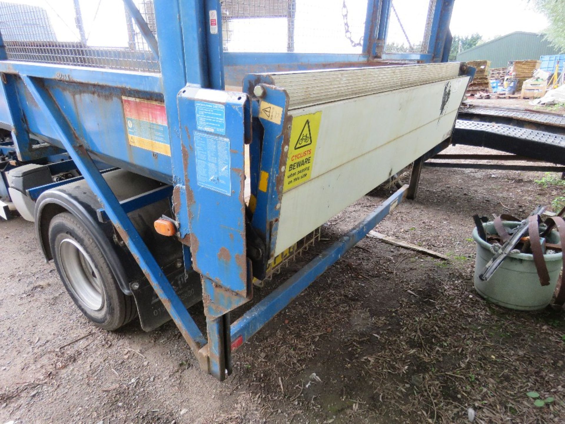 RENAULT MIDLUM 190 7.5TONNE TIPPER REG:BU08 FCG. WITH TAIL LIFT. MESH SIDES. 184,202 REC KMS. WITH V - Image 13 of 16