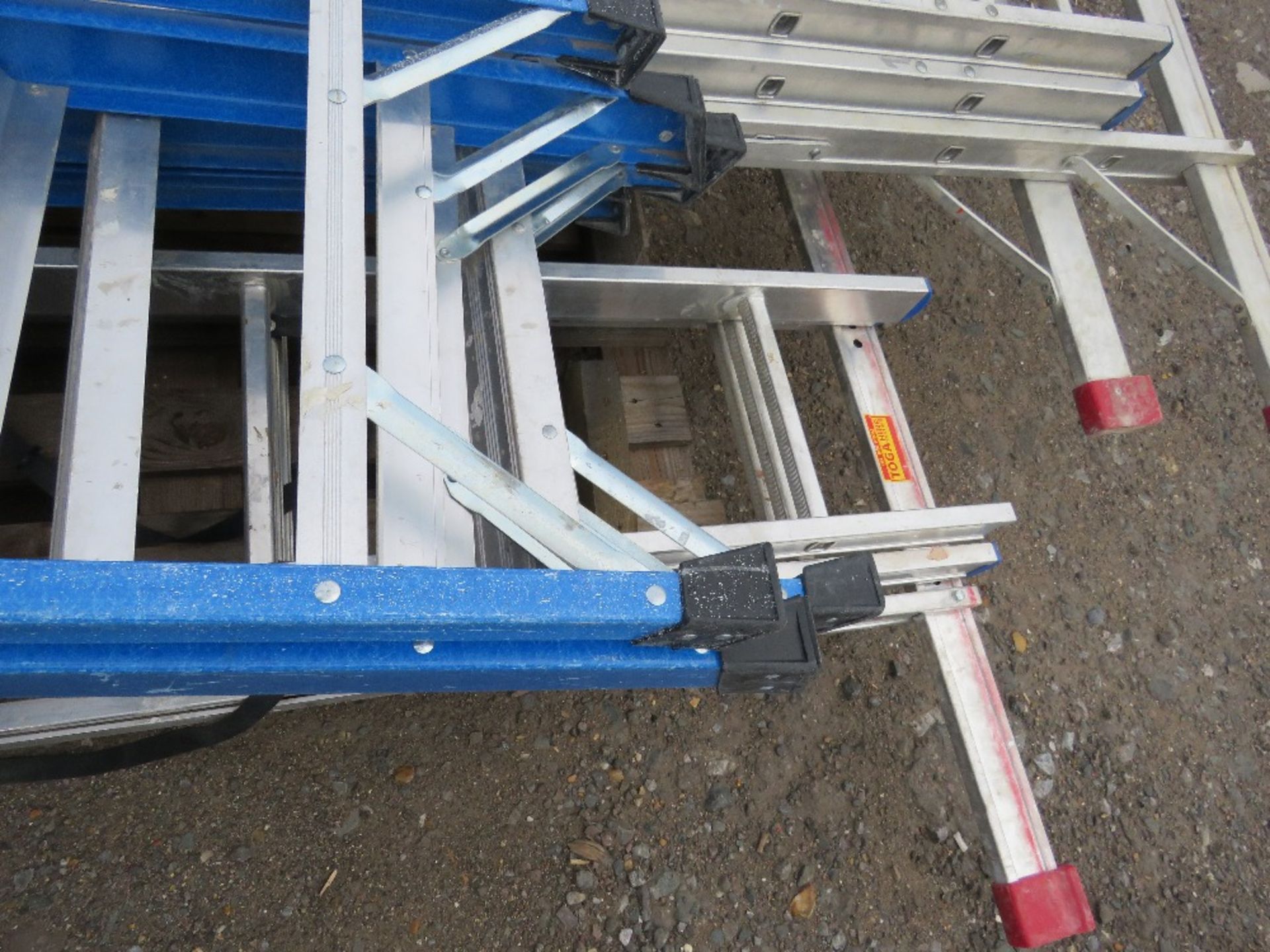 9 RUNG TRIPLE LADDER WITH STABILISER BASE PLUS 2 X GRP STEP LADDERS. - Image 3 of 3