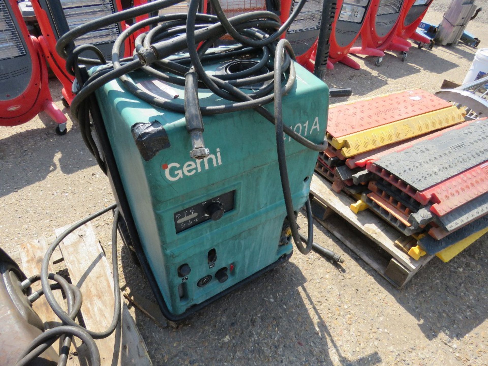 GERNI 4101A 110 VOLT STEAM CLEANER. - Image 2 of 2