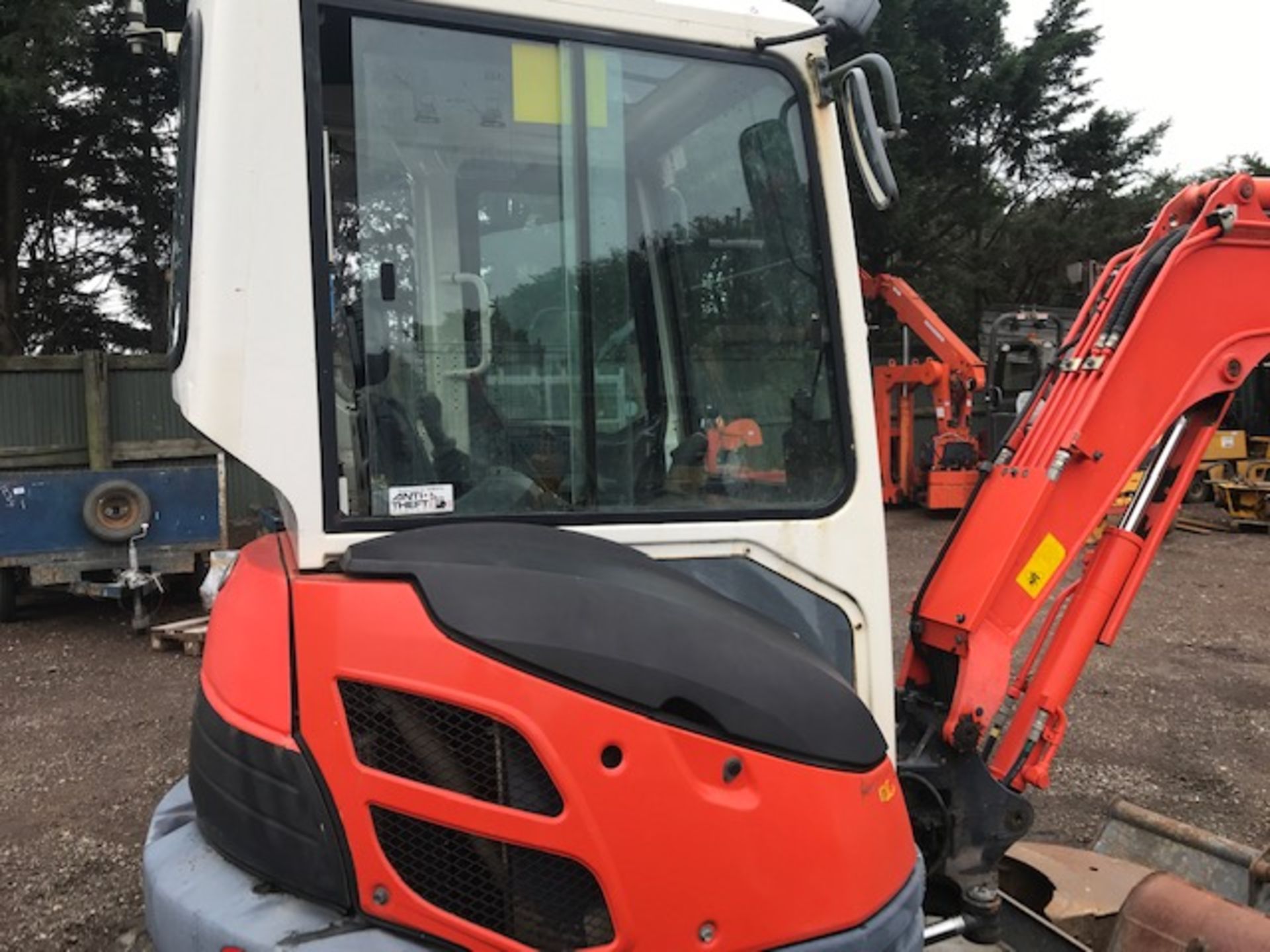 KUBOTA U25 RUBBER TRACKED EXCAVATOR WITH SET OF 4 X BUCKETS. YEAR 2008. SN:21802. 992 RECORDED HOURS - Image 9 of 14