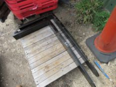 PAIR OF FORKLIFT TINES, UNTESTED.