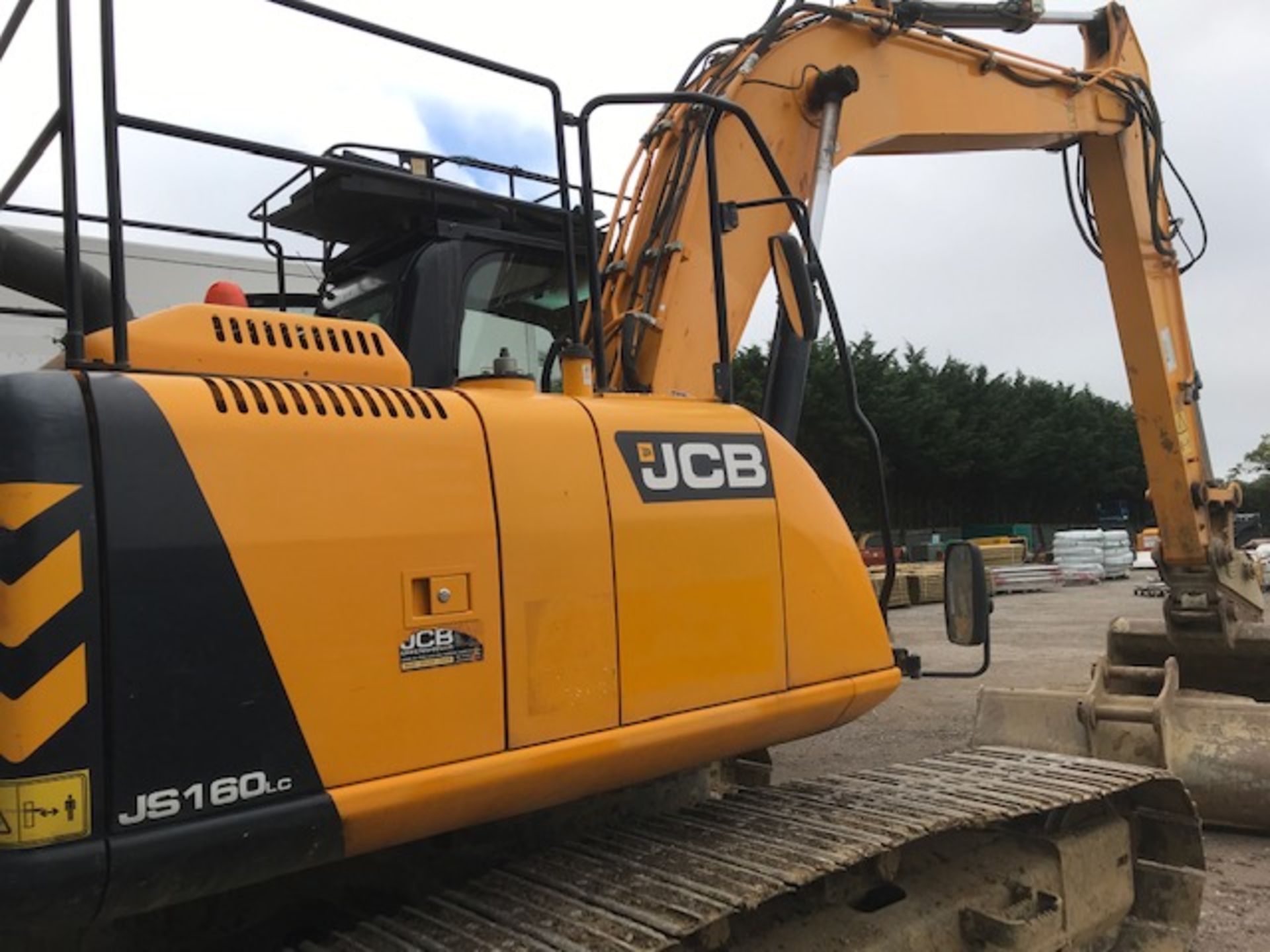 JCB JS160LC 16 TONNE EXCAVATOR, 2014. SUPPLIED WITH 2 BUCKETS. STRAIGHT FROM SITE. - Image 13 of 18
