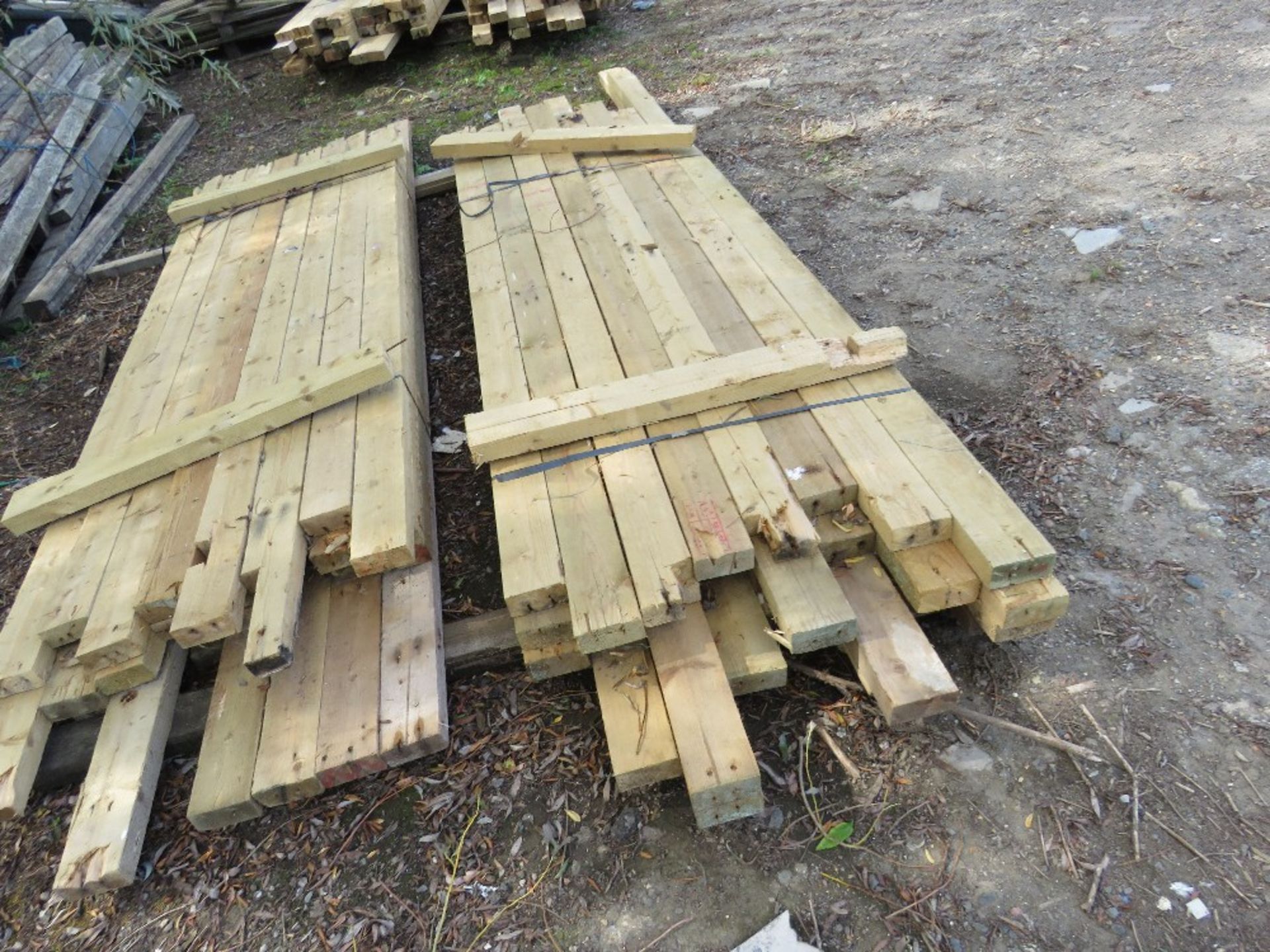 2 X BUNDLES OF PRE USED DE-NAILED 4X2 TIMBER. MAJORITY BEING 2.4-3M LENGTH APPROX. 32 PIECES IN EACH - Image 3 of 3