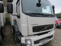 VOLVO FL240 4X2 18TONNE FRIDGE LORRY. REG KS08 VLA. SOLOMAN 20FT BODY WITH CARRIER UNIT. WITH V5 (FI