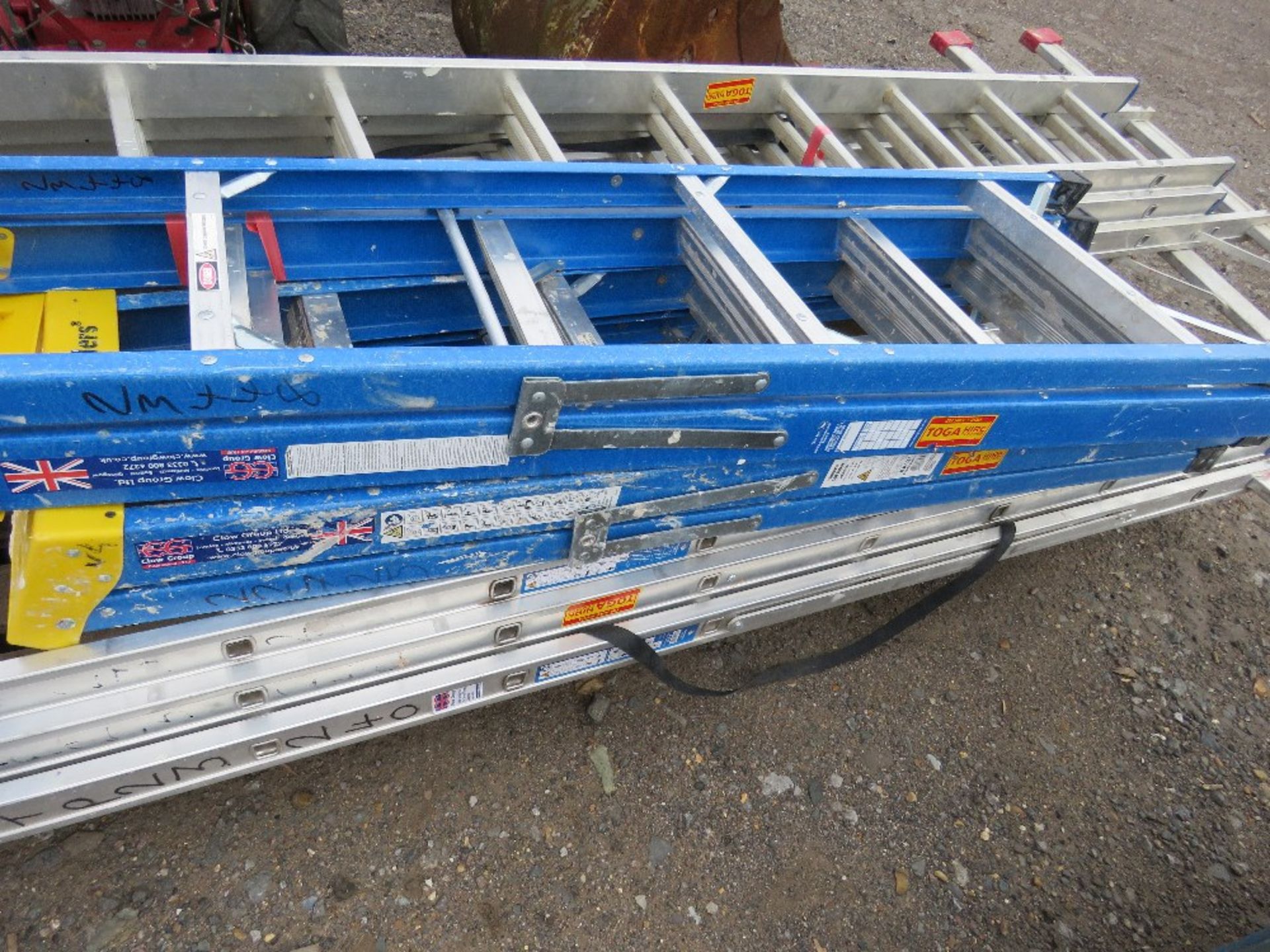 9 RUNG TRIPLE LADDER WITH STABILISER BASE PLUS 2 X GRP STEP LADDERS. - Image 2 of 3