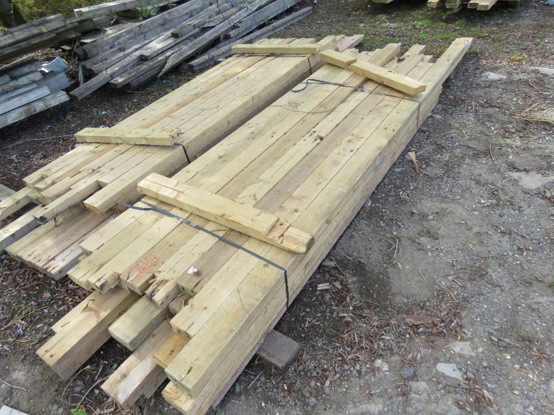 2 X BUNDLES OF PRE USED DE-NAILED 4X2 TIMBER. MAJORITY BEING 2.4-3M LENGTH APPROX. 32 PIECES IN EACH - Image 2 of 3