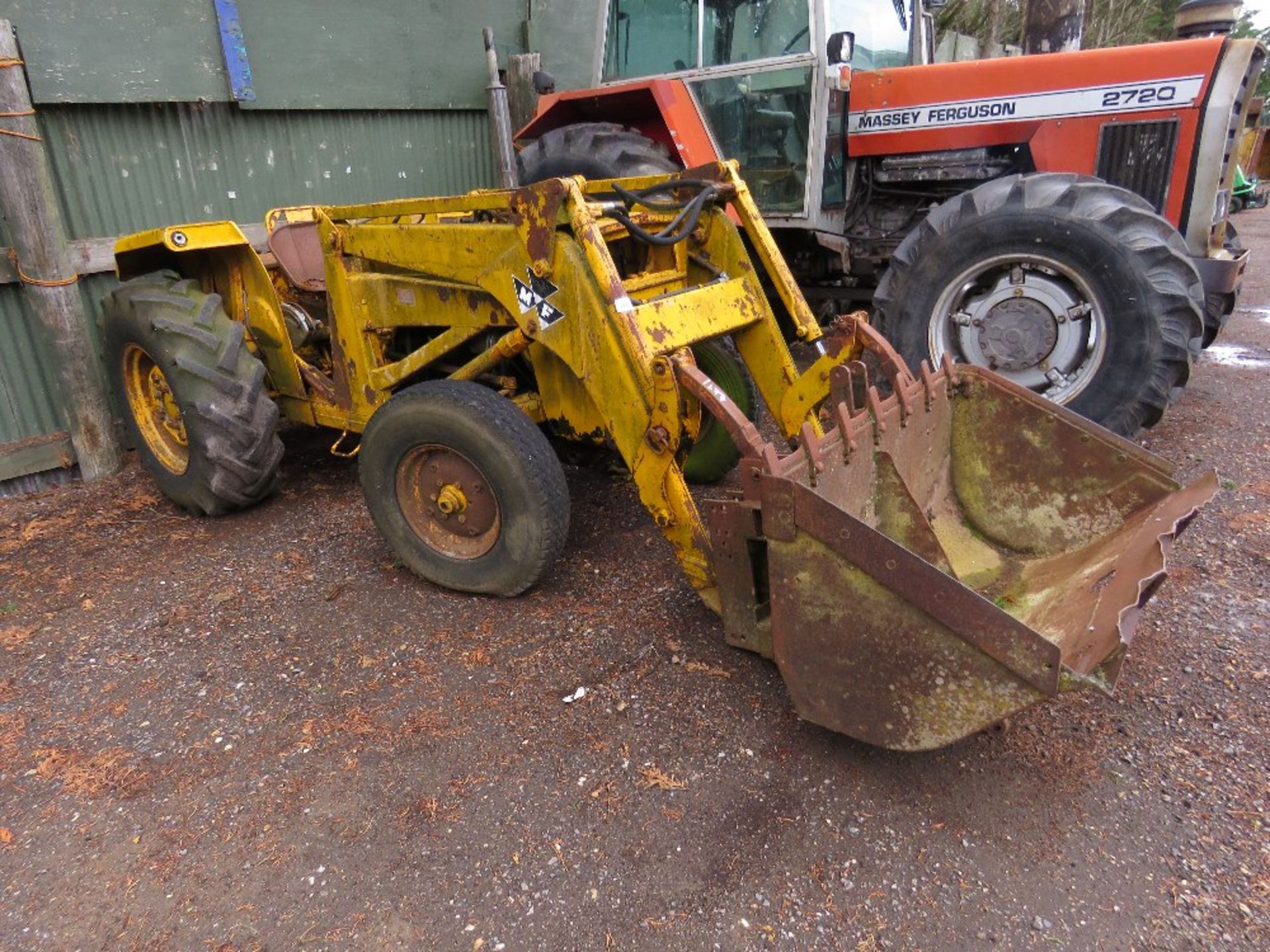 MASSEY FERGUSON 2203 INDUSTRIAL LOADER TRACTOR WITH FORKS AND BUCKET. WHEN TESTED WAS SEEN TO RUN AN