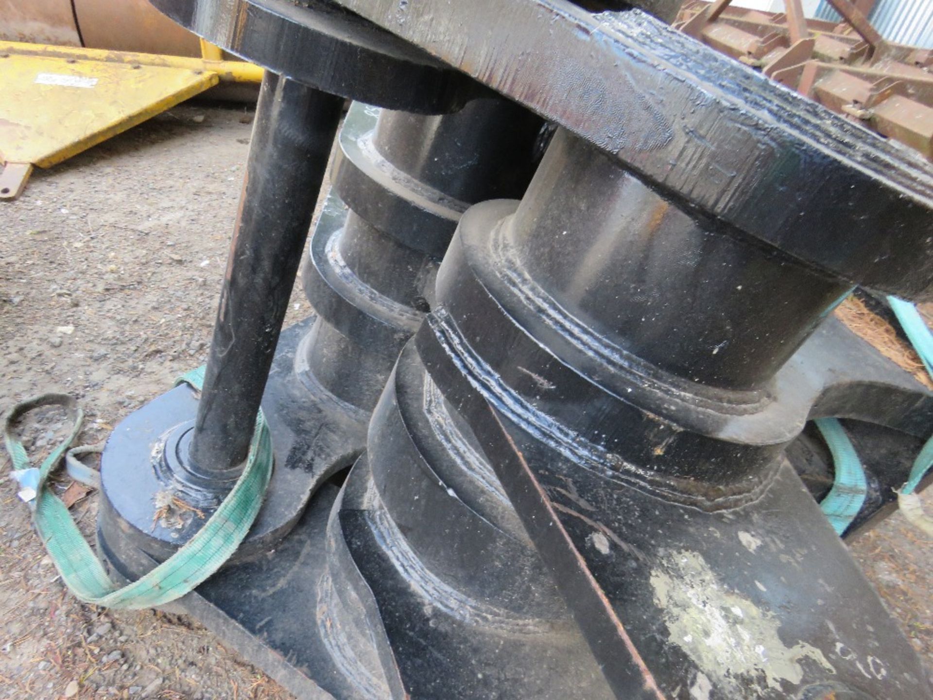 LARGE SIZED MUNCHER JAWS FOR EXCAVATOR ON 90MM PINS. - Image 4 of 4