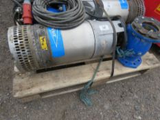 FLYGHT 3 PHASE SUBMERSIBLE WATER PUMP 2640.180 COMPLETE WITH OUTLET MANIFOLD. DIRECT FROM LOCAL COM