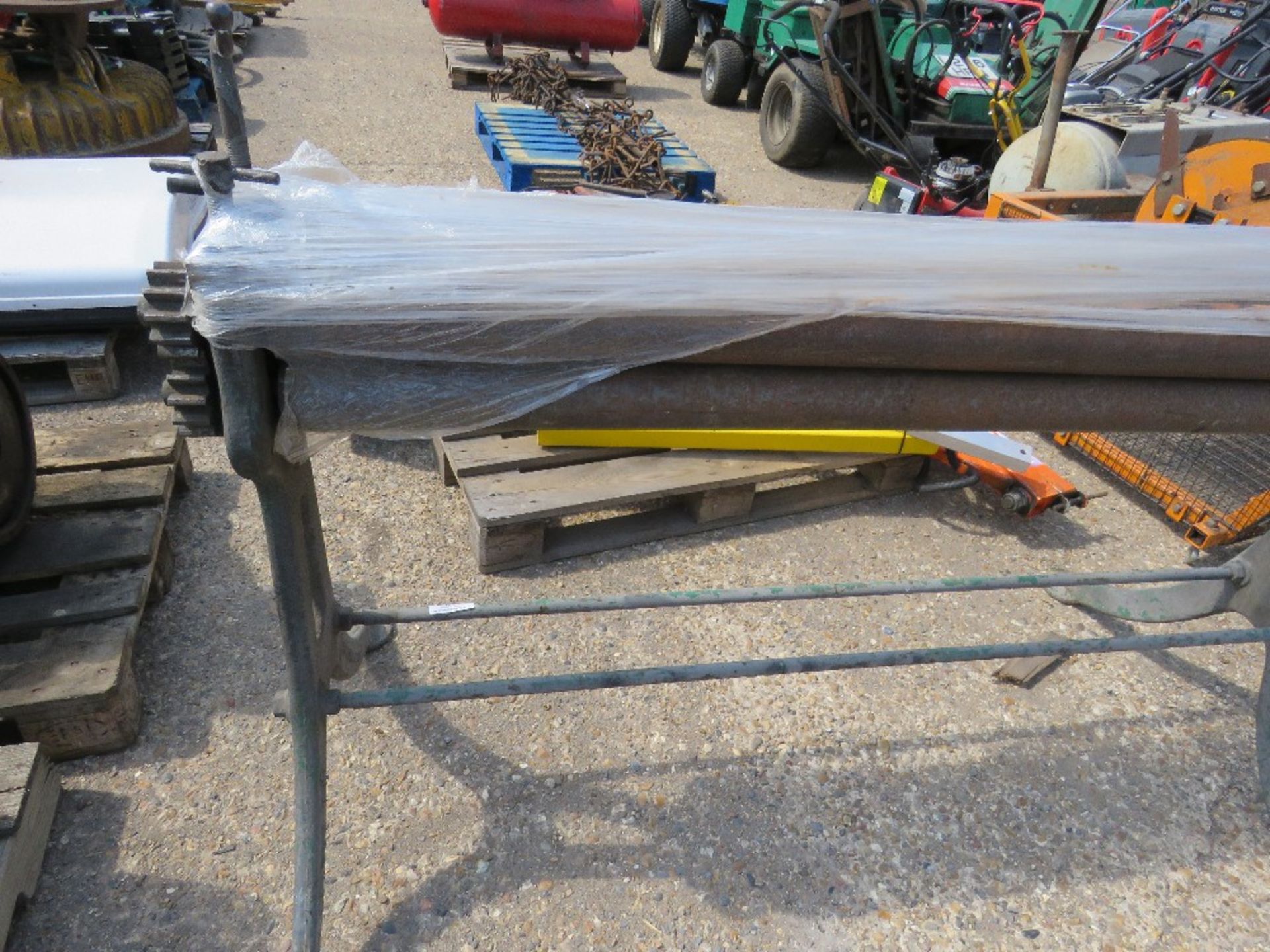 EDWARDS 5FT MANUAL METAL WORK ROLLERS. EX COMPANY LIQUIDATION. - Image 2 of 2