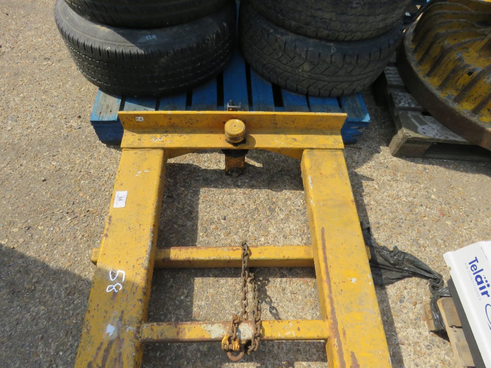 FORKLIFT MOUNTED FRAME TO TAKE HOOK OR CANTILVER BLOCK GRAB - Image 2 of 2