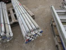 1 X BUNDLE OF 20NO SCAFFOLD TOWER POLES, 8FT LENGTH.