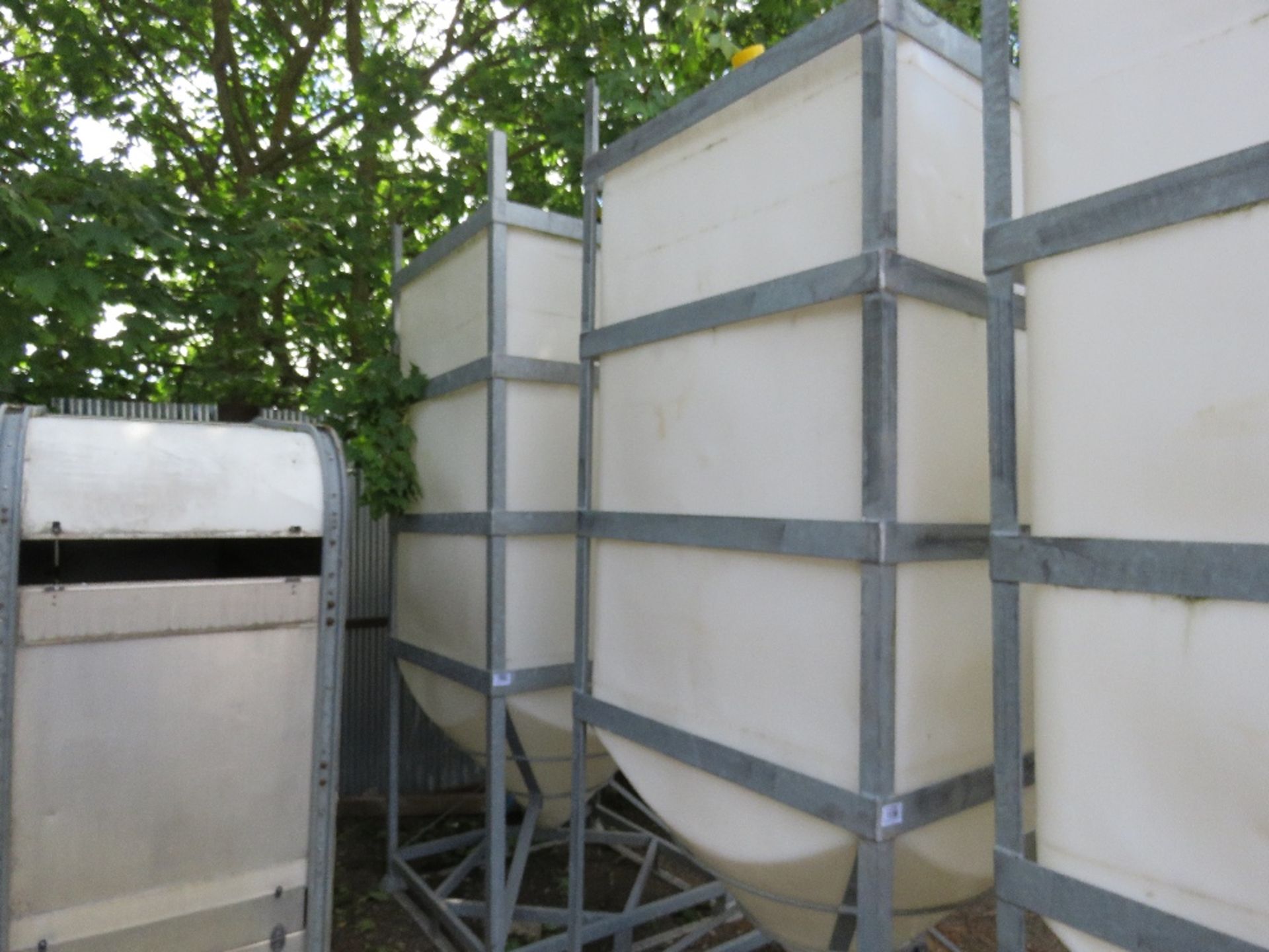 LARGE SIZED 2250 LITRE, YEAR 2013, WATER/LIQUID HOPPER IN FRAME. DIRECT EX SITE CLOSURE.