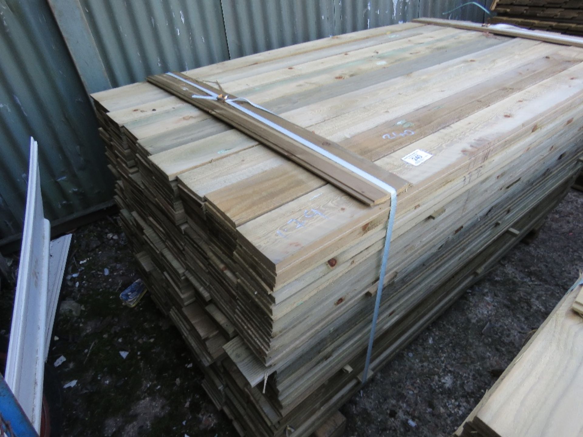 LARGE PACK OF 1.79 X 10CM FEATHER EDGE TIMBER (APPROX)