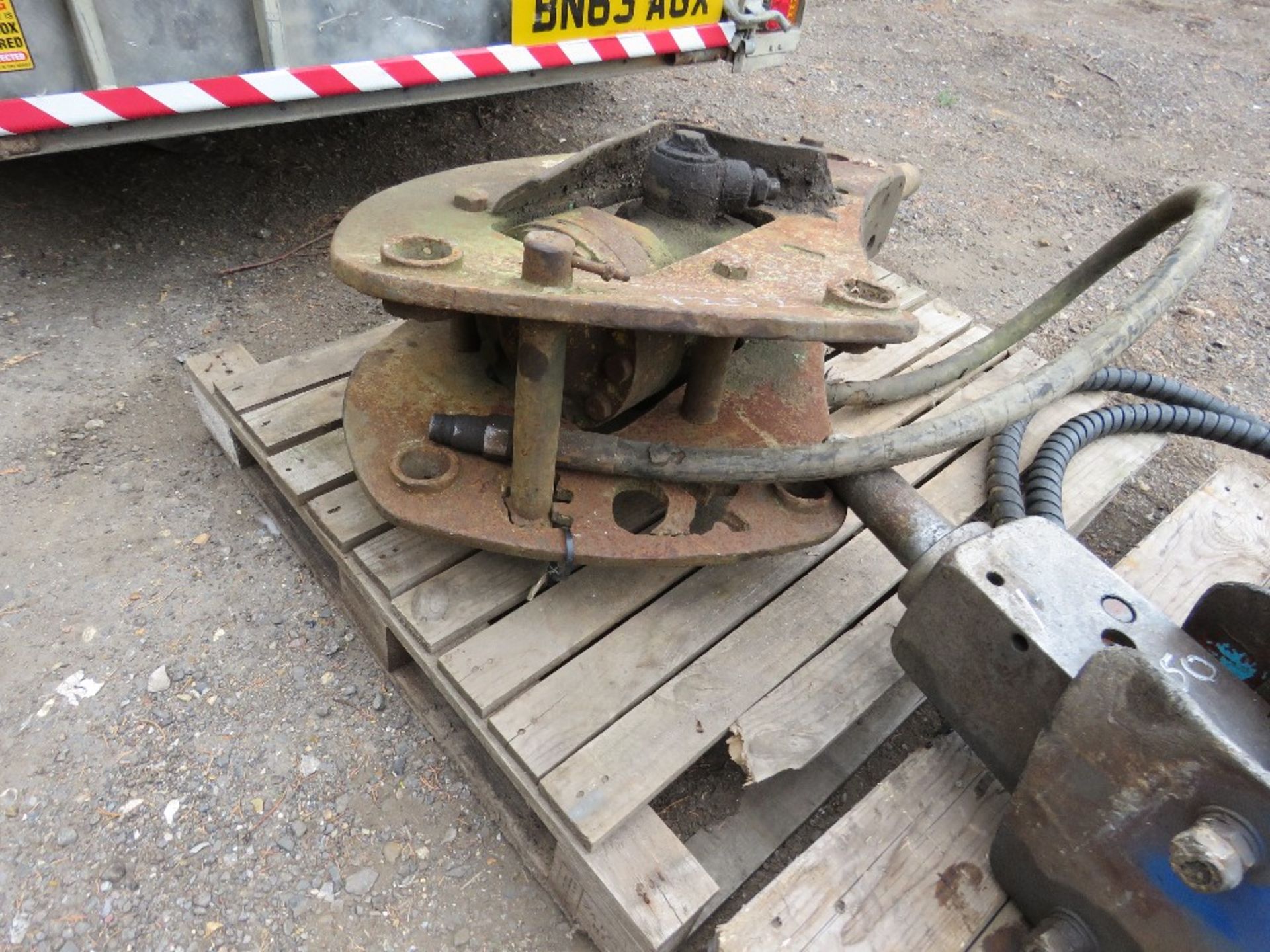 MONTEBERT 125 TYPE BREAKER FOR 8 TONNE EXCAVATOR. - Image 2 of 3