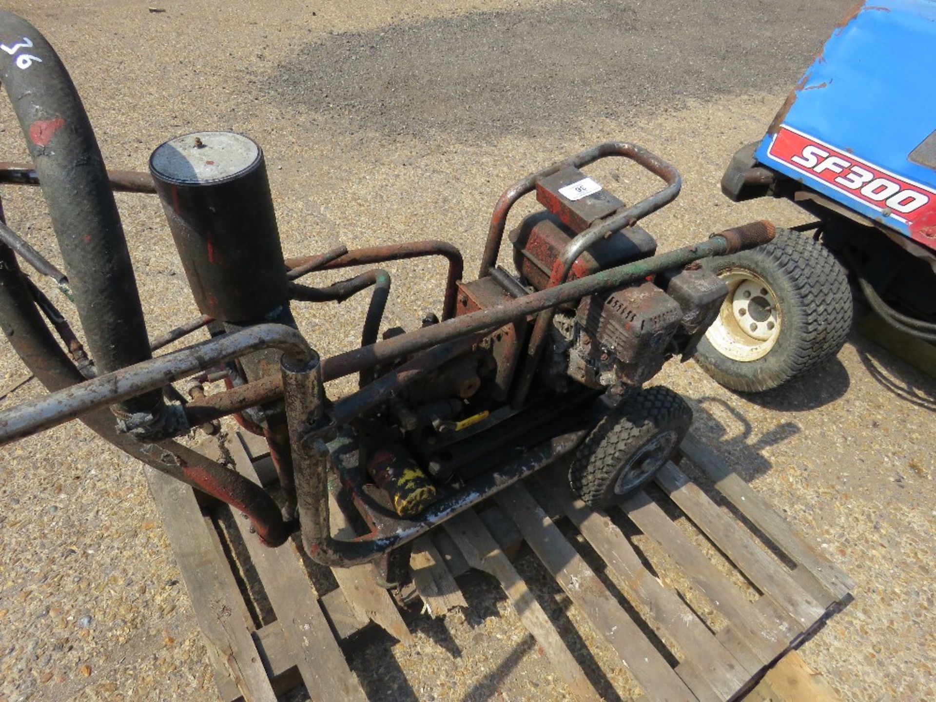 PETROL ENGINED AIRLESS BARN SPRAYING UNIT, CONDITION UNKNOWN. - Image 2 of 2