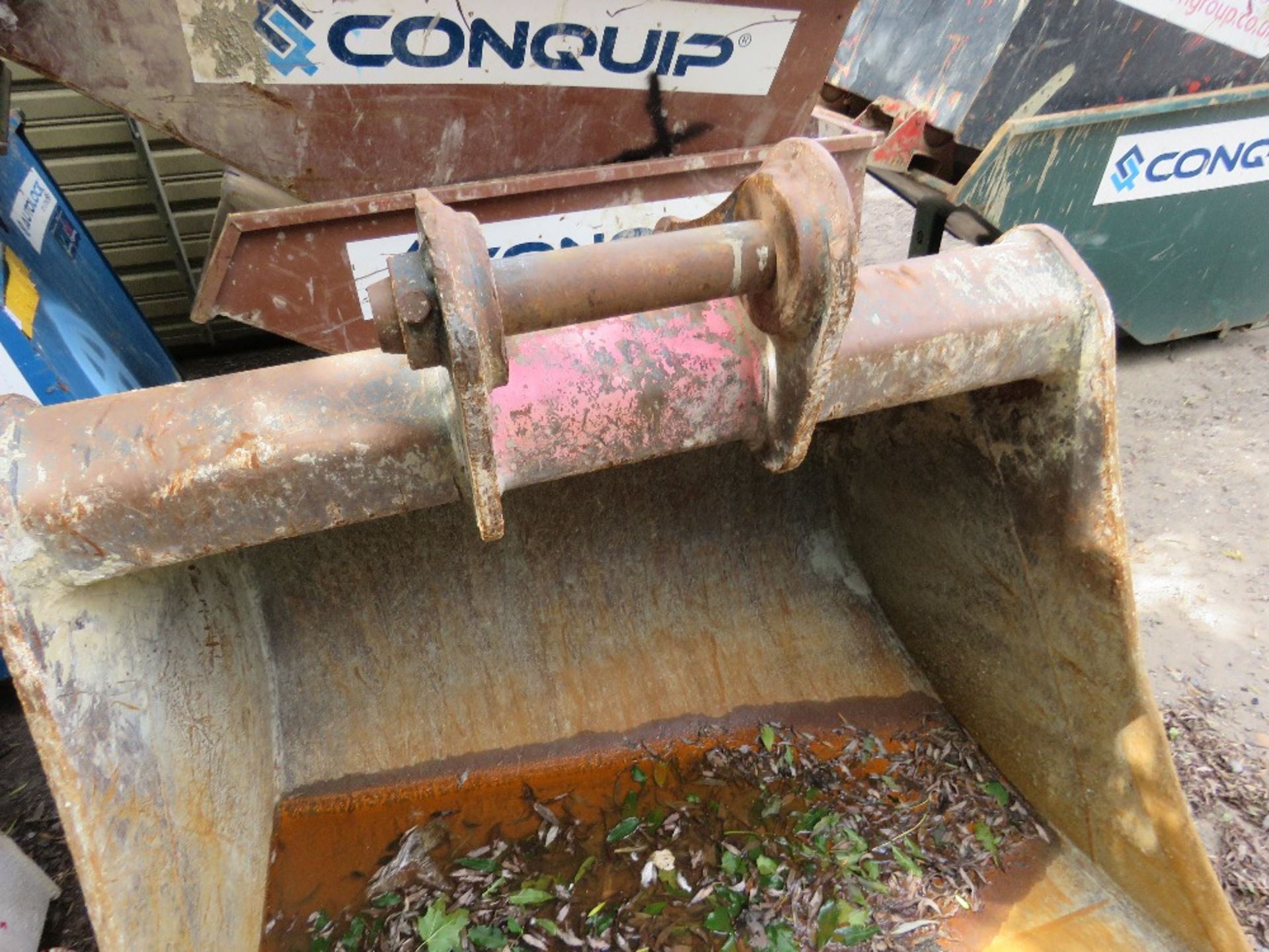 5 FT JCB JS220 EXCAVATOR DIGGING BUCKET ON 80MM PINS. - Image 3 of 3