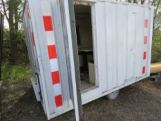 GROUNDHOG WHITE TOWED WELFARE UNIT WITH DETATCHABLE TOW BAR, TOILET AND LPG POWERED GENERATOR.(UNTES