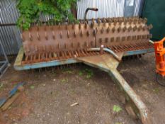 TRACTOR TOWED 10FT WIDE DEAD WEIGHT COMPACTION ROLLER WITH BLADES FITTED. WEIGHT APPROX 5.5 TONNES.