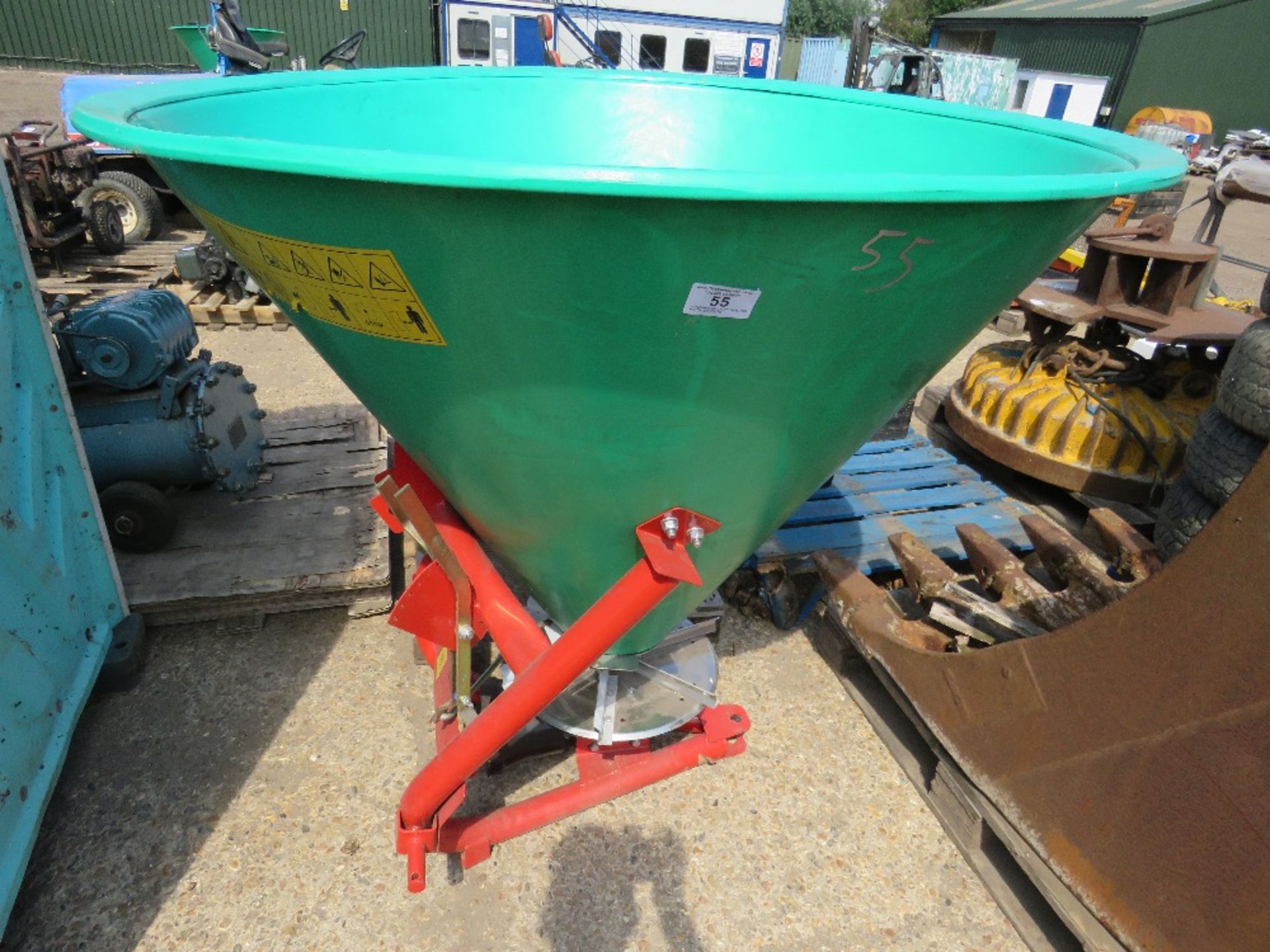 AGROMEX 500 LITRE TRACTOR MOUNTED FERTILISER SPREADER WITH PTO. 500 LITRE SIZE. UNUSED.