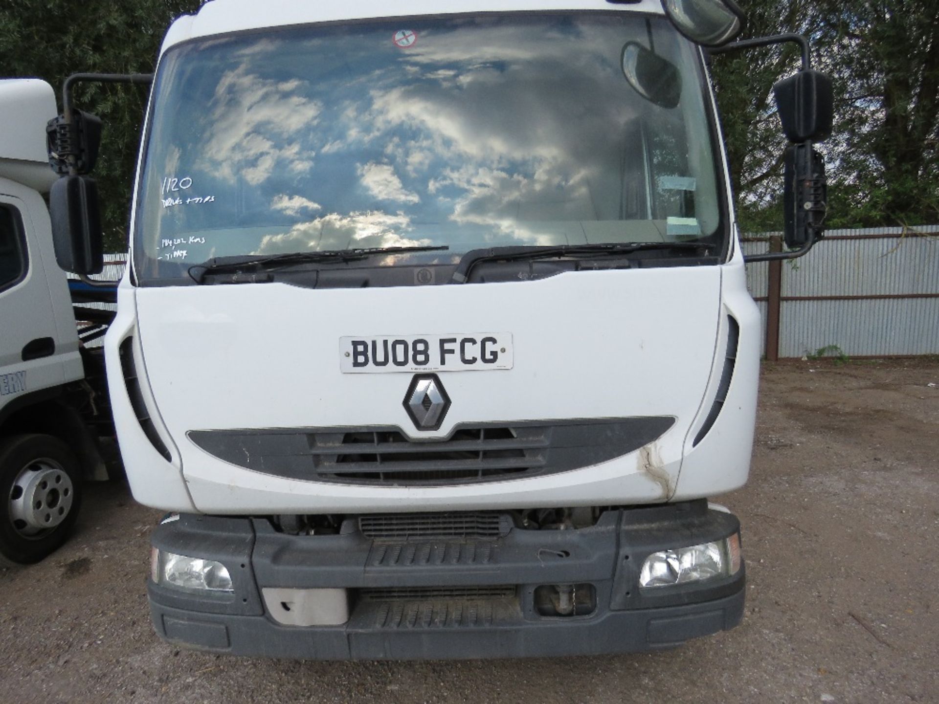 RENAULT MIDLUM 190 7.5TONNE TIPPER REG:BU08 FCG. WITH TAIL LIFT. MESH SIDES. 184,202 REC KMS. WITH V - Image 8 of 16