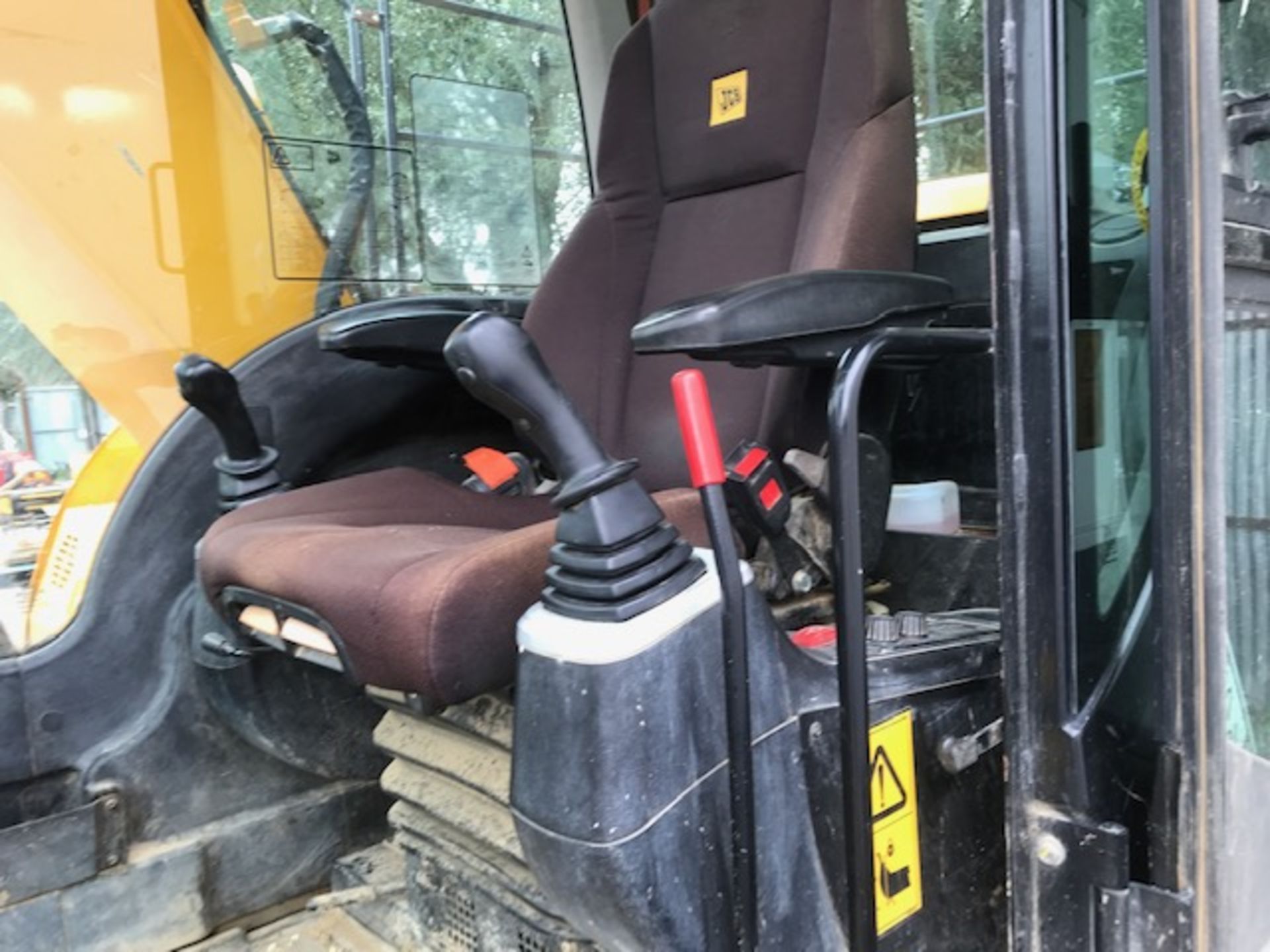 JCB JS160LC 16 TONNE EXCAVATOR, 2014. SUPPLIED WITH 2 BUCKETS. STRAIGHT FROM SITE. - Image 6 of 18