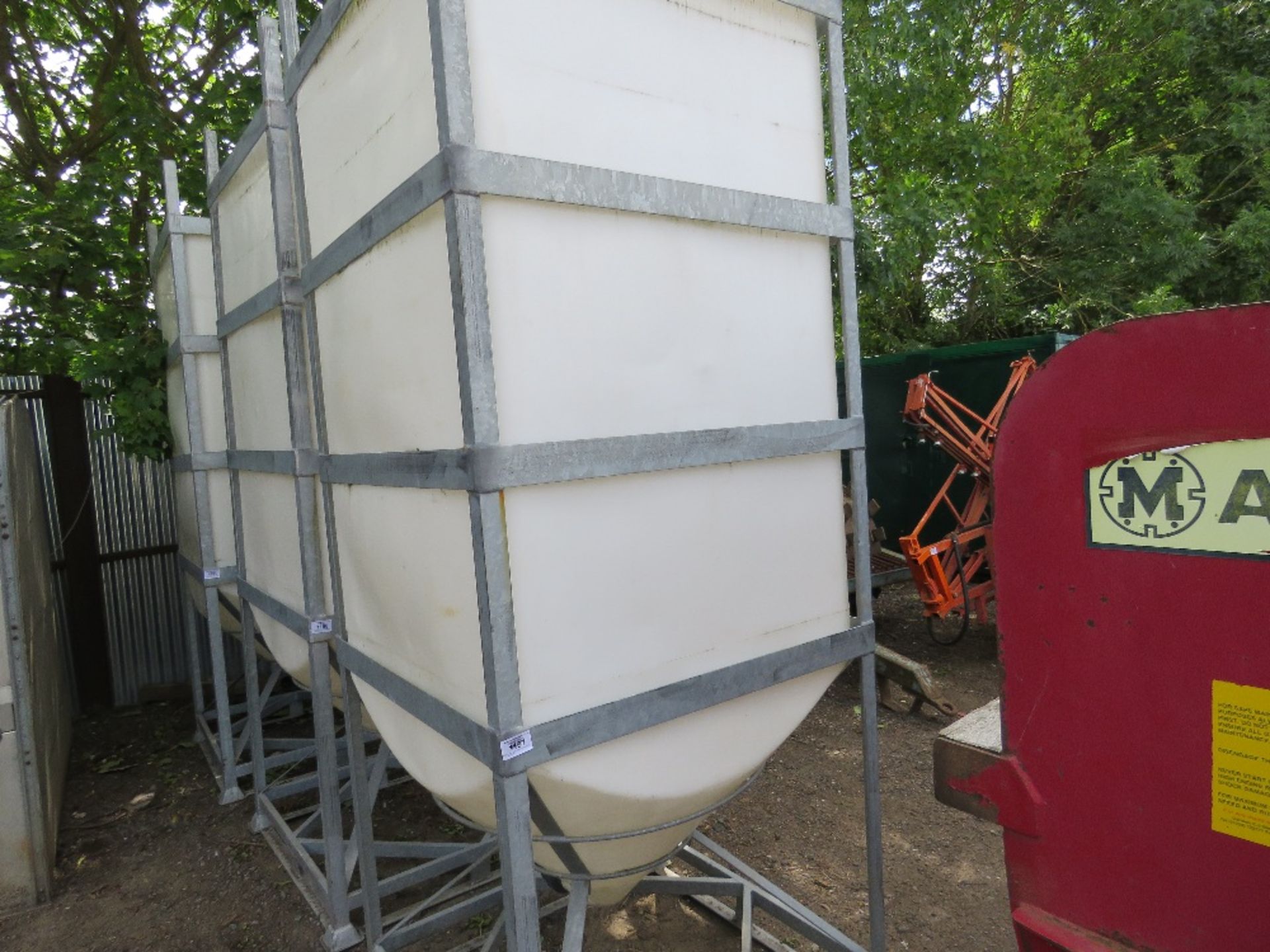 LARGE SIZED 2250 LITRE, YEAR 2013, WATER/LIQUID HOPPER IN FRAME. DIRECT EX SITE CLOSURE.
