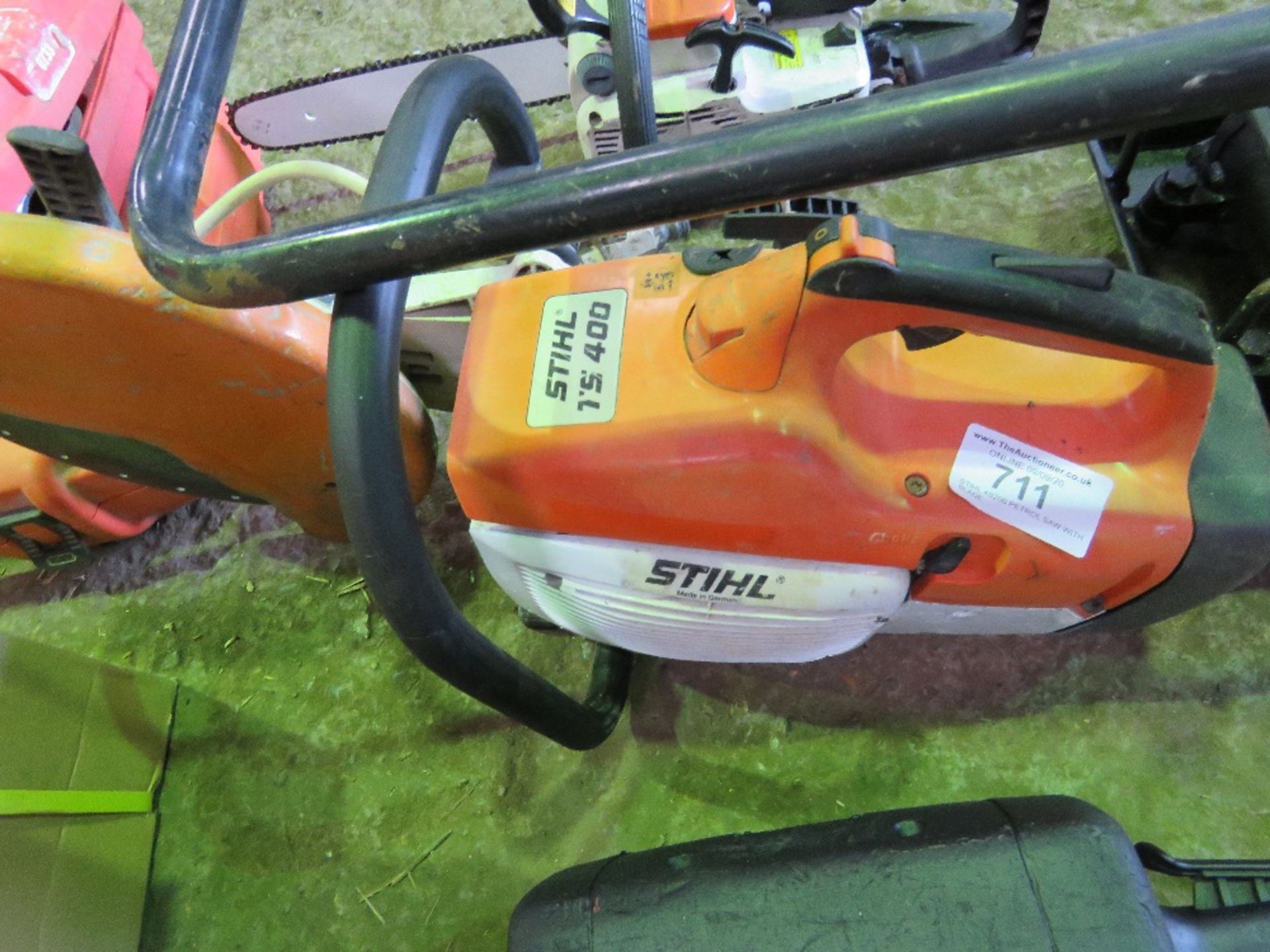 STIHL TS400 PETROL SAW WITH BLADE.