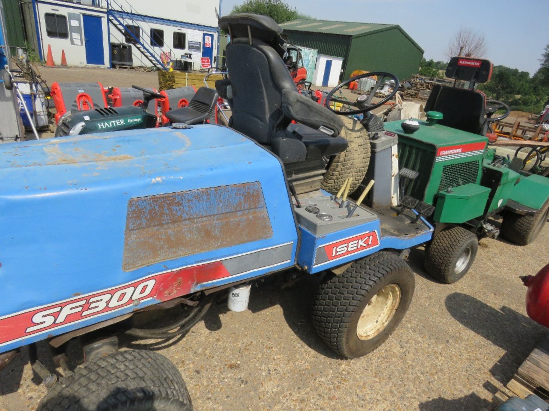 ISEKI SF300 4 WHEEL DRIVE MOWER WITH NO DECK, ISEKI ENGINE, WHEN TESTED WAS SEEN TO TURNOVER BUT NOT - Image 2 of 3