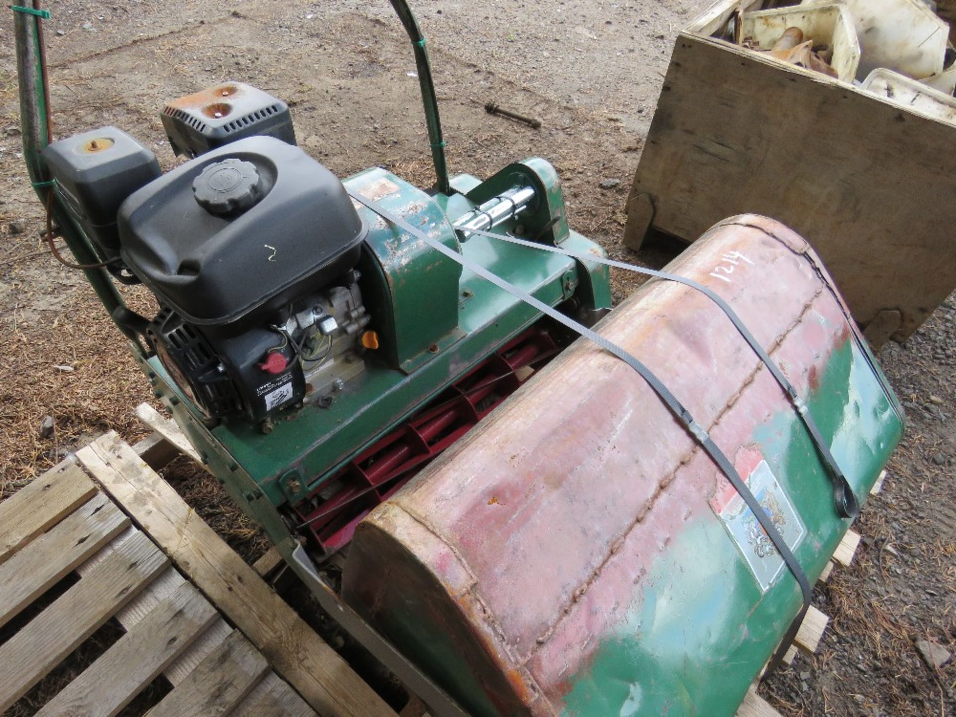 RANSOMES 24 CYLINDER MOWER WITH BOX. - Image 2 of 3