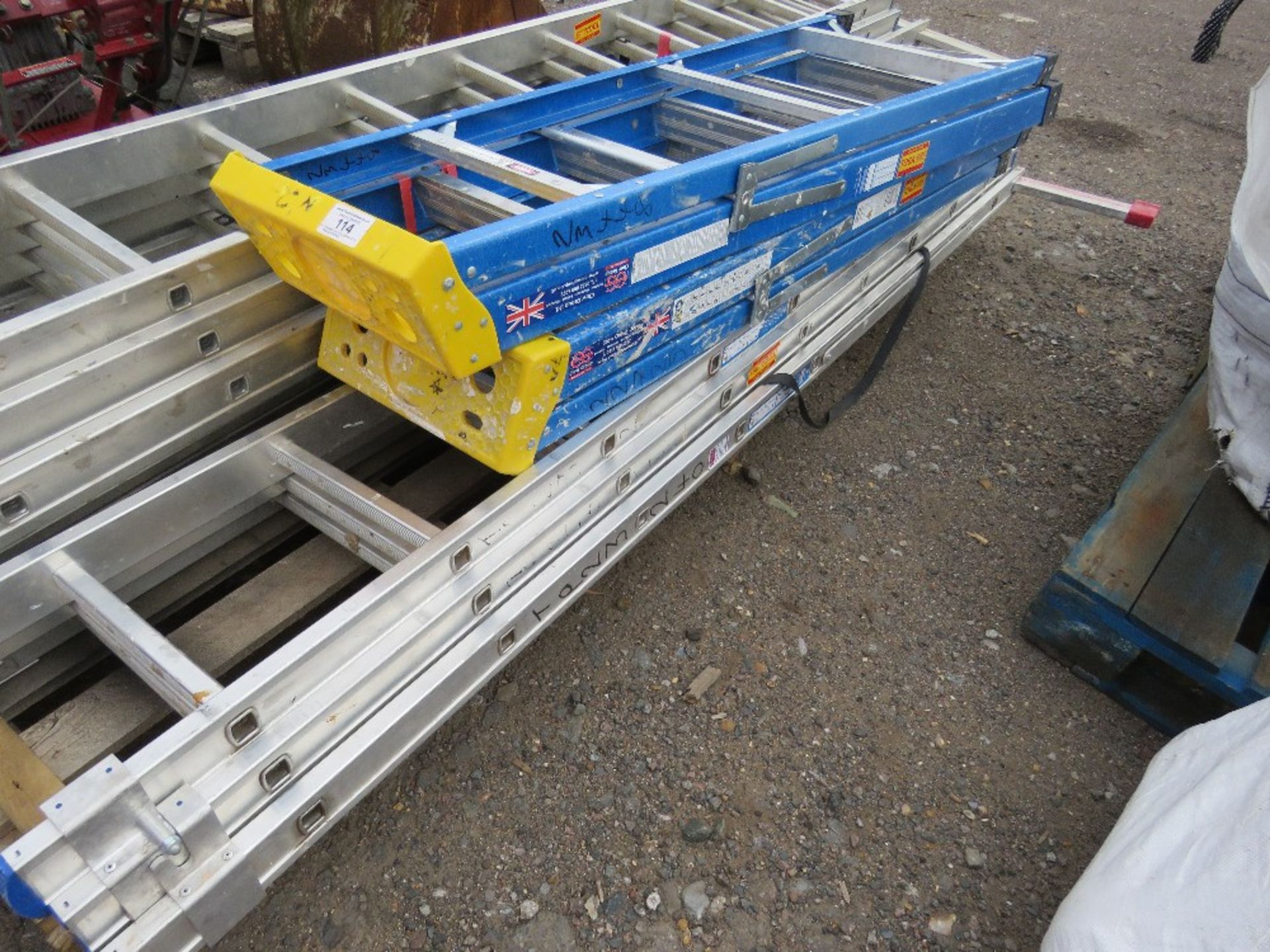 9 RUNG TRIPLE LADDER WITH STABILISER BASE PLUS 2 X GRP STEP LADDERS.