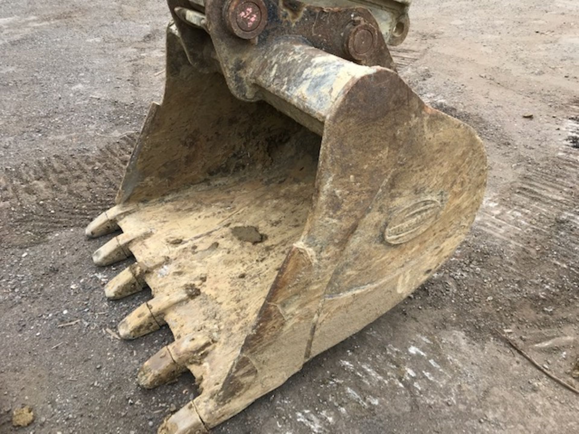 JCB JS160LC 16 TONNE EXCAVATOR, 2014. SUPPLIED WITH 2 BUCKETS. STRAIGHT FROM SITE. - Image 14 of 18