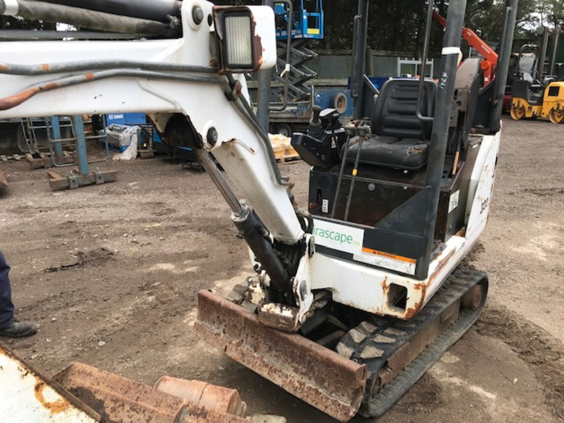 BOBCAT X322 1600KG RATED EXCAVATOR. YEAR 2004. SN:224011988. 1141 RECORDED HOURS. BEEN IN SAME OWNER