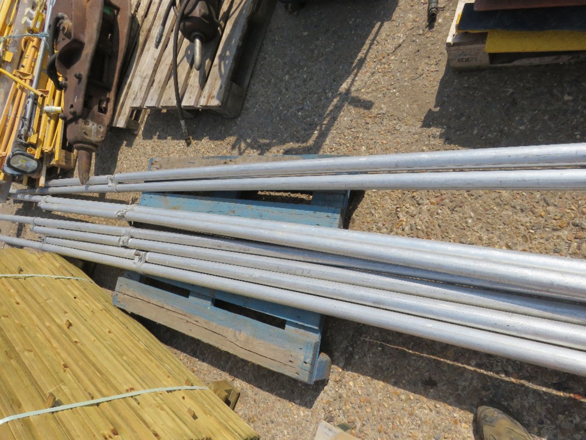 4 X JUMBO SCAFFOLD TOWER LEGS, CIRCA 16FT LENGTH. DIRECT FROM LOCAL COMPANY DUE TO DEPOT CLOSURE.