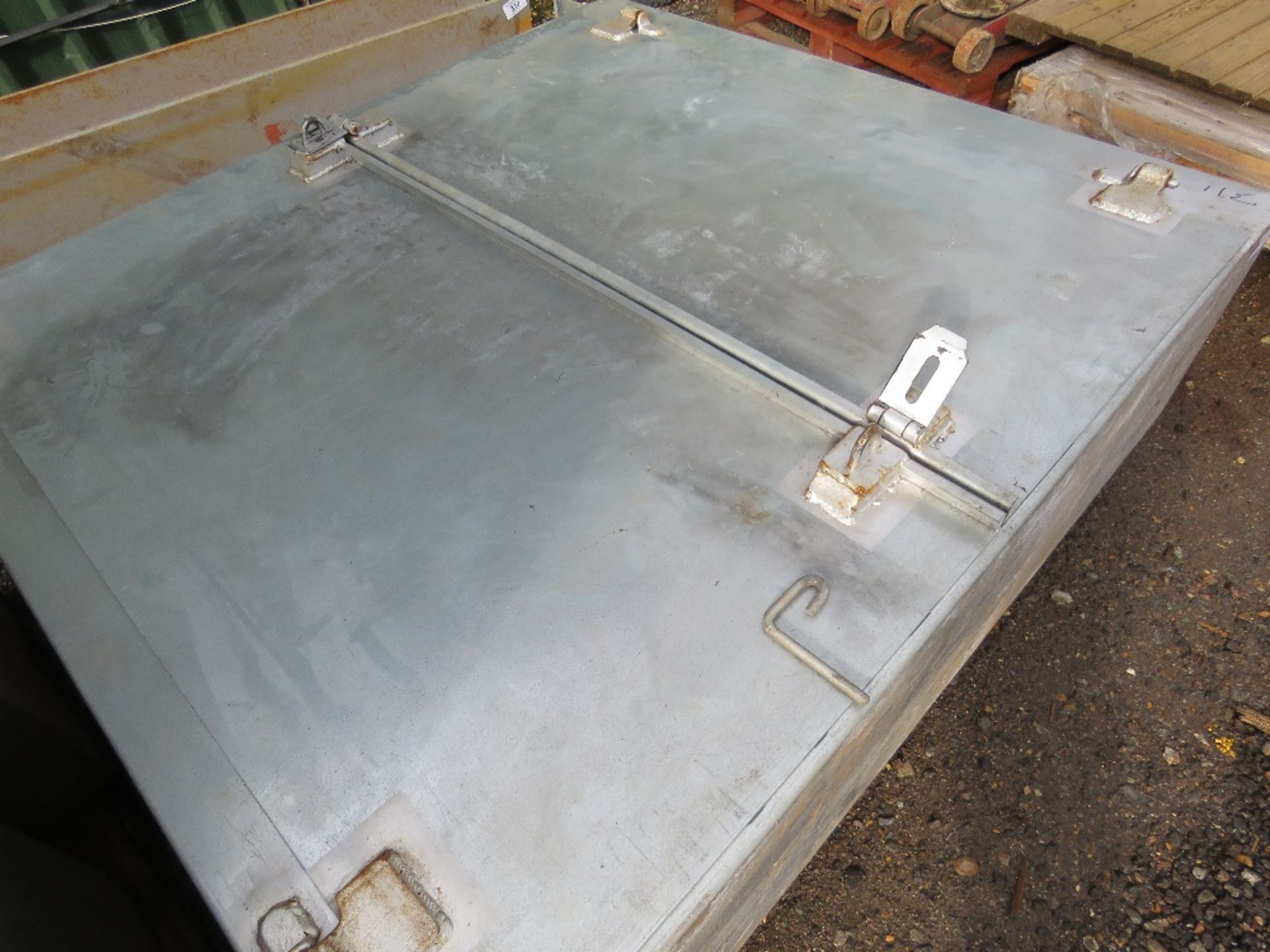 LARGE LOCKABLE STEEL CABINET, IDEAL FOR WORKSHOP. - Image 2 of 2