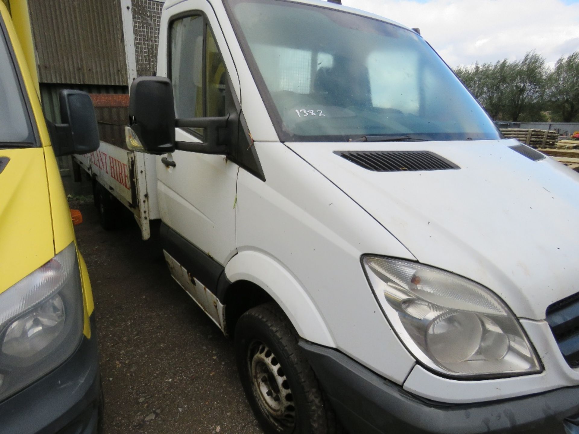 MERCEDES SPRINTER DROP SIDE TRUCK. REG:KF56EXY. TAIL LIFT. 14FT BODY APPROX. NON RUNN - Image 6 of 7