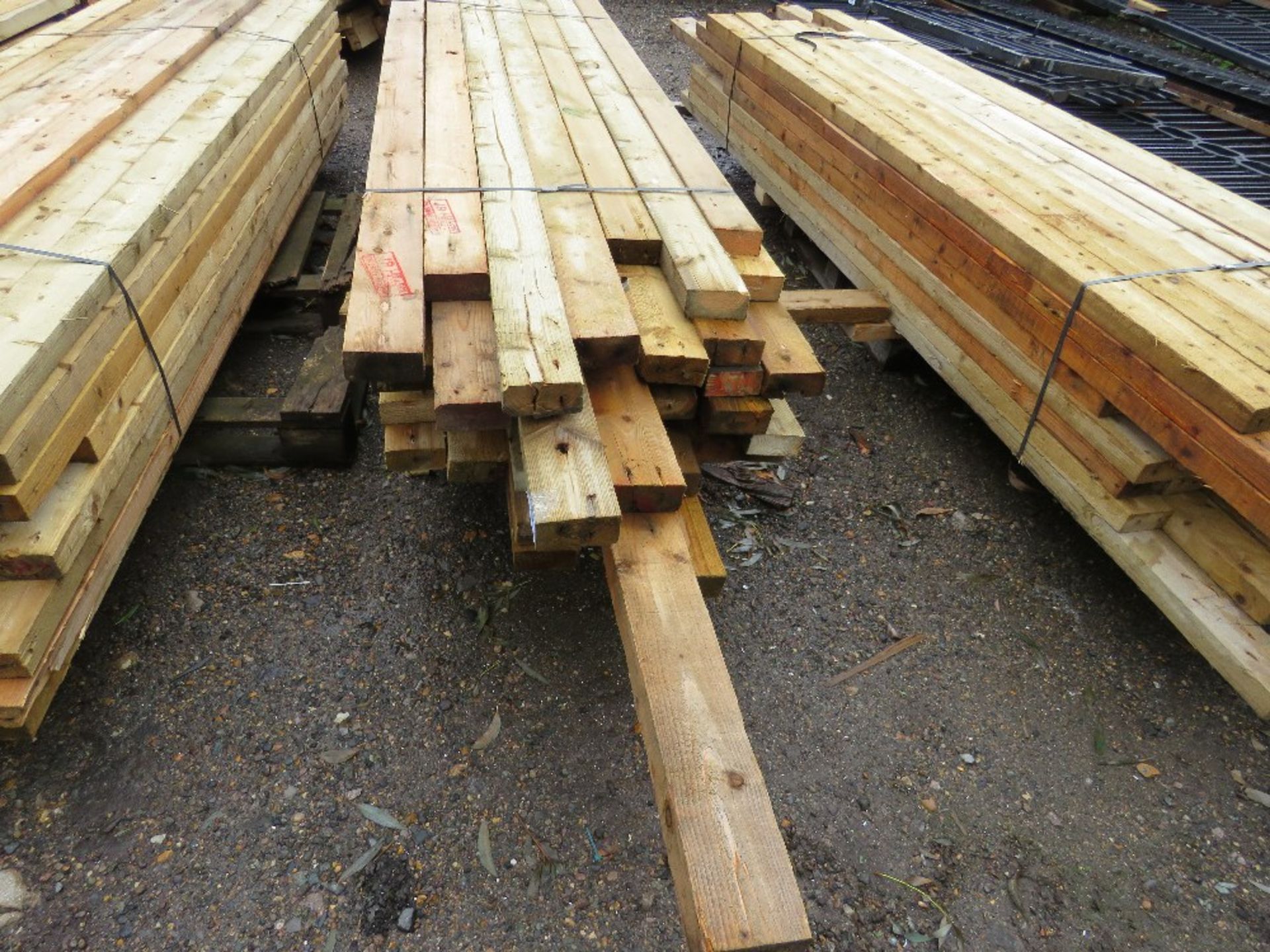 LARGE PACK OF APPROXIMATELY 56 PIECES OF PRE USED DENAILED 4X2 TIMBER 2M-3.6M LENGTHS APPROX. - Image 2 of 2