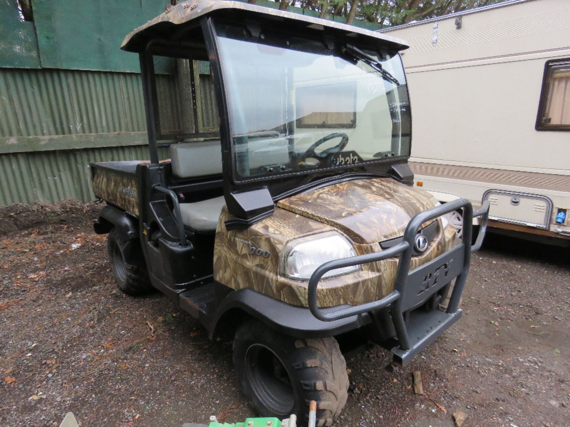 KUBOTA RTV900 ROUGH TERRAIN VEHICLE WITH HYDRAULIC TIP BUCK. 1790 REC HRS (UNVERIFIED). REG:CN12 APX