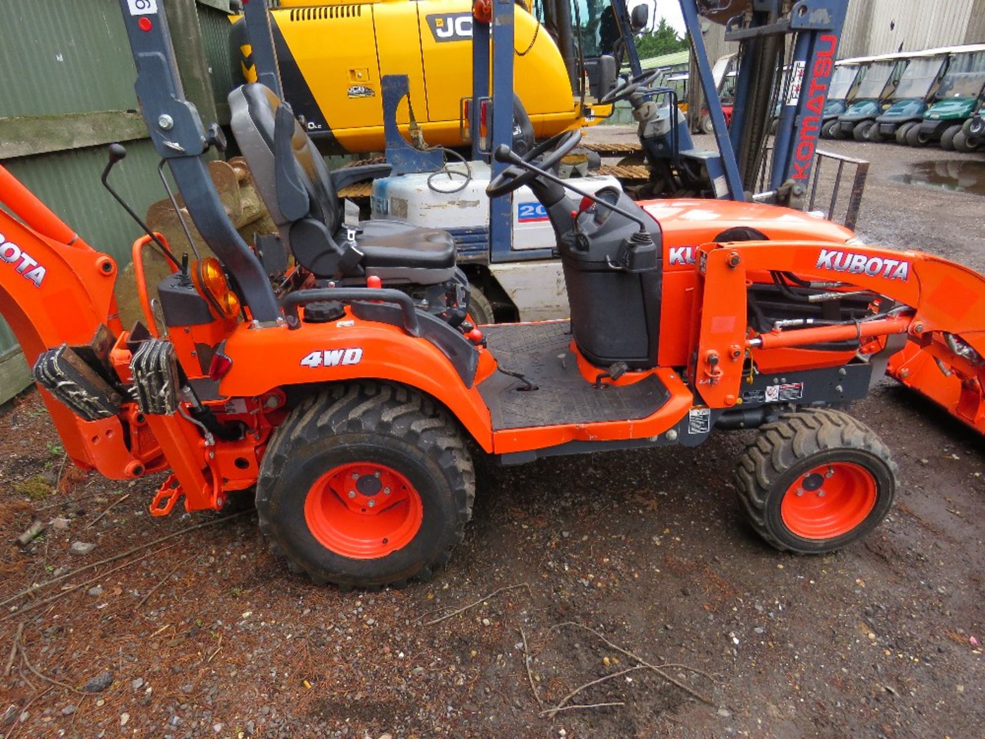 KUBOTA BX25D COMPACT TRACTOR WITH LOADER AND BACKHOE. 51 REC HRS. SN:50986. YEAR 2016 BUILD, COMMISS - Image 3 of 7