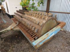 TRACTOR TOWED 10FT WIDE DEAD WEIGHT COMPACTION ROLLER WITH BLADES FITTED. WEIGHT APPROX 5.5 TONNES.