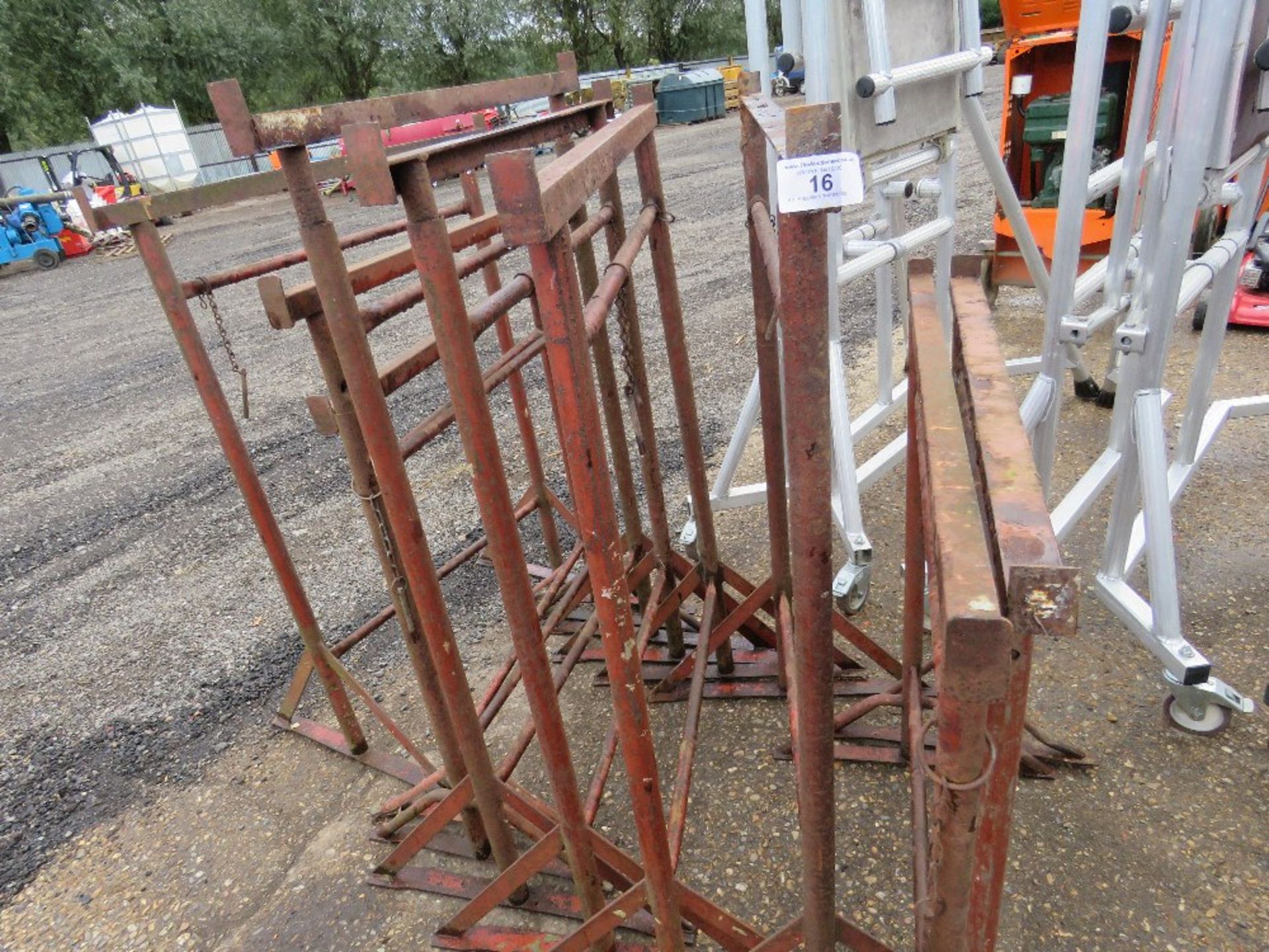 8 X BUILDER'S TRESTLES.