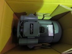 PALLET CONTAINING 9 X 0.55KW ELECTRIC MOTORS. 230 VOLT POWERED. BOXED/PACKAGED. BELIEVED TO BE NEW/