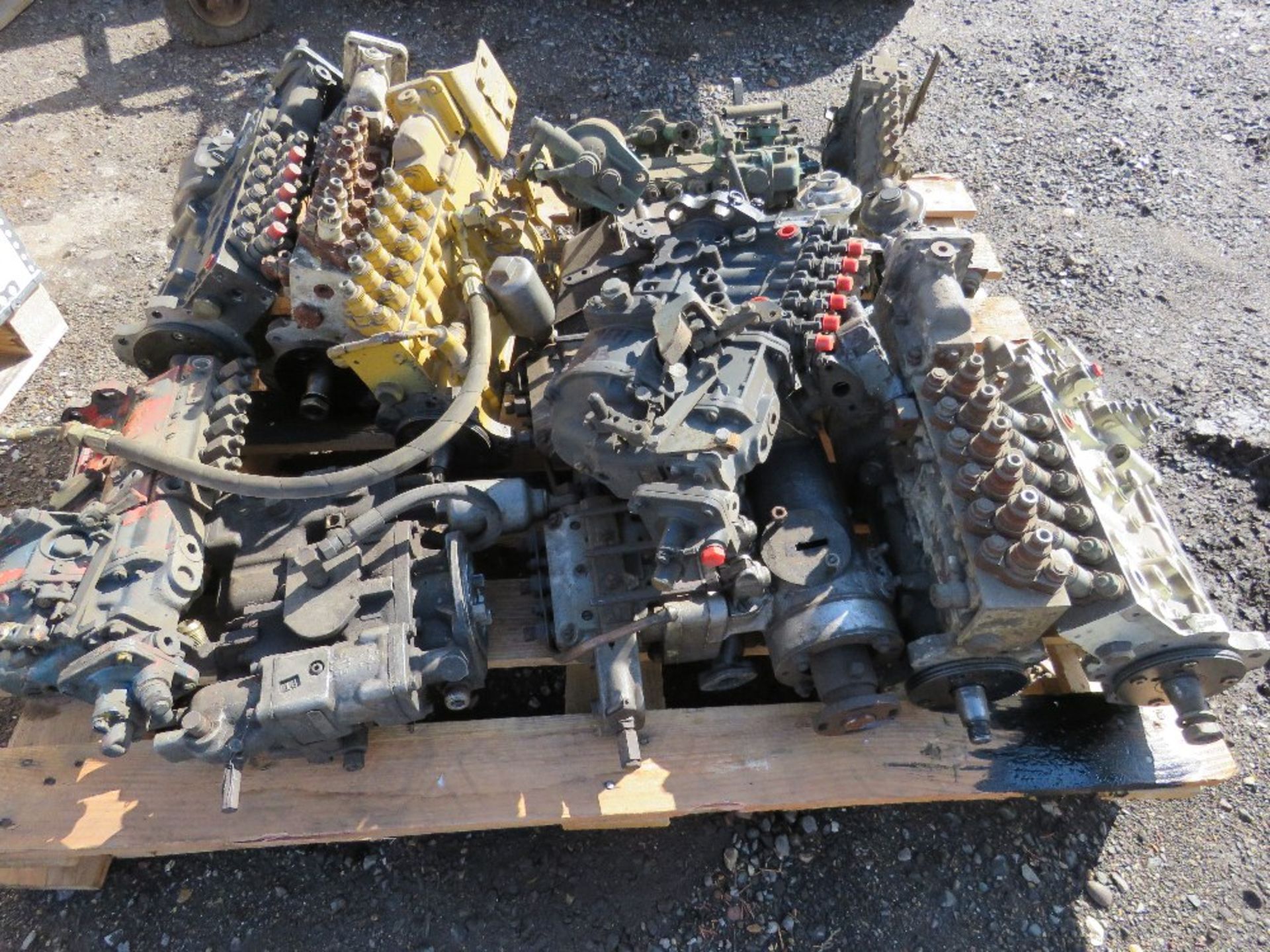 PALLET OF DIESEL INJECTION PUMPS. PRE USED, CONDITION UNKNOWN. - Image 4 of 4
