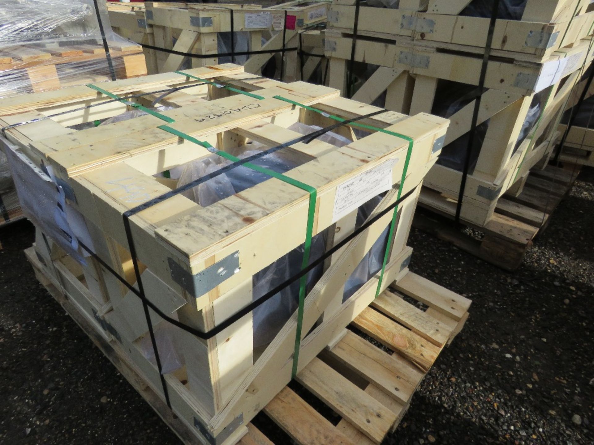 PALLET CONTAINING 2X ELECTRIC MOTOR @15KW. 400/690 VOLT POWERED. SOURCED FROM A LARGE MANUFACTURING